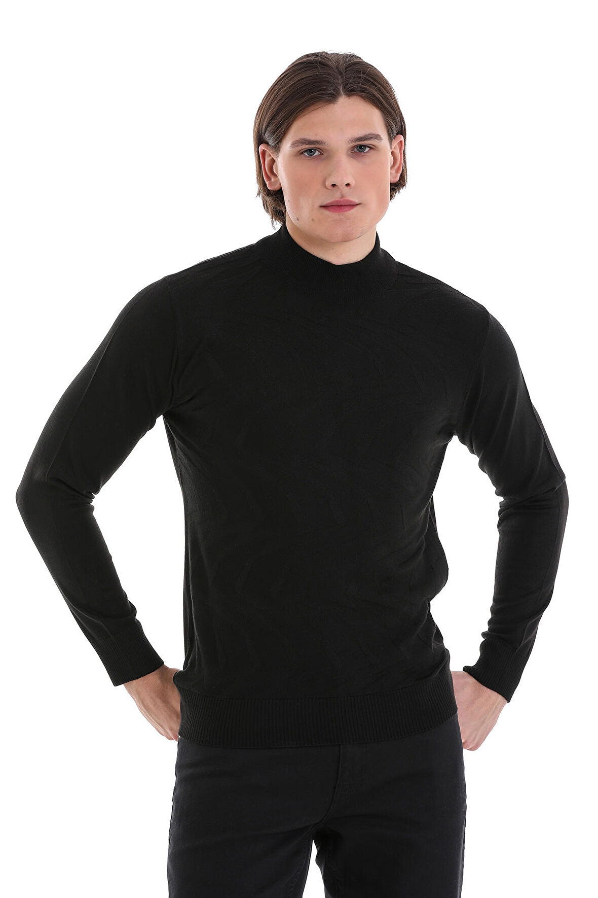 Siyah Regular Fit Jakarlı Yarım Balıkçı Yaka Yünlü Triko Kazak | M