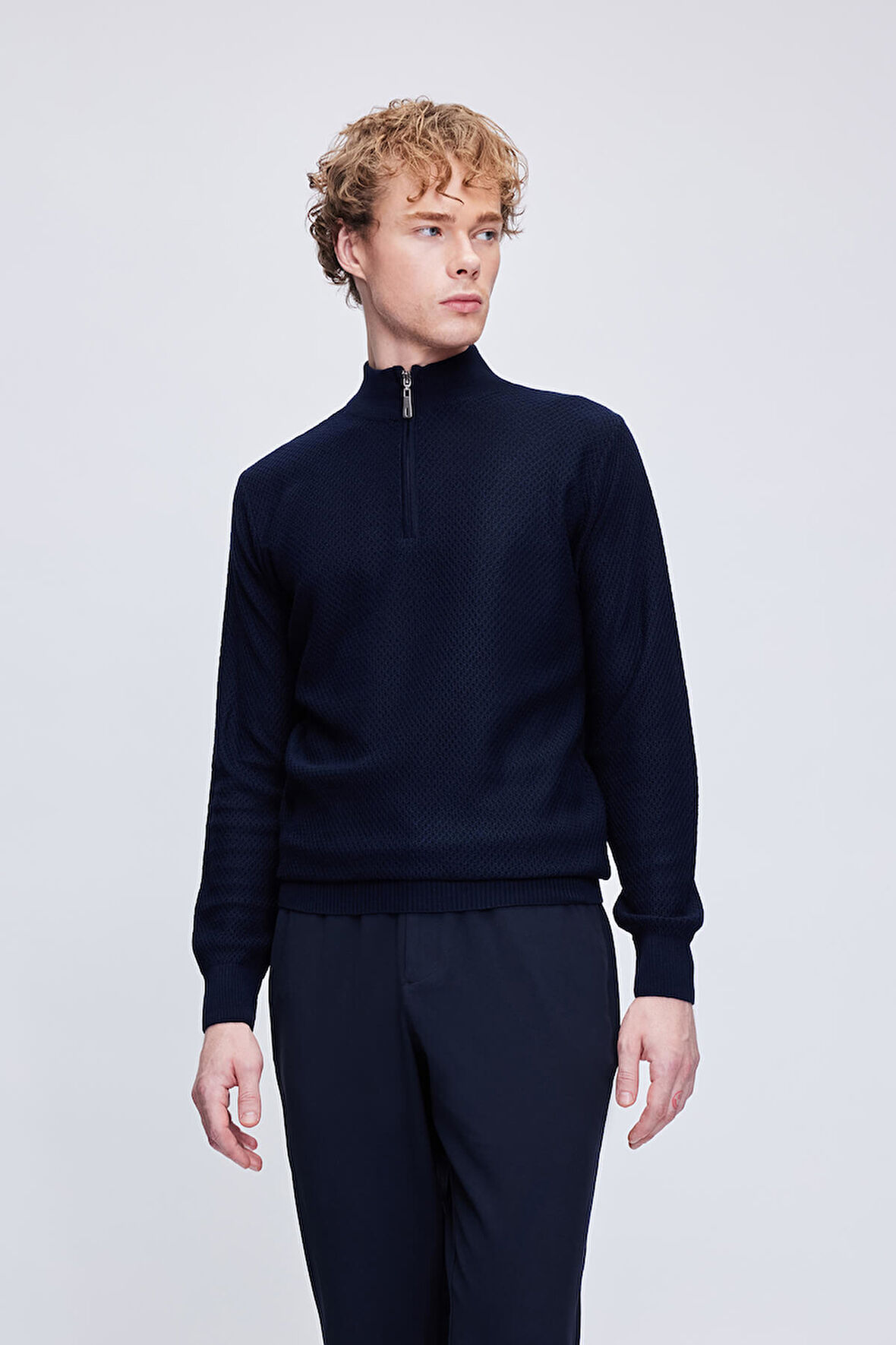 Lacivert Regular Fit Jakarlı Yarım Balıkçı Yaka Fermuarlı Yünlü Triko Kazak | S