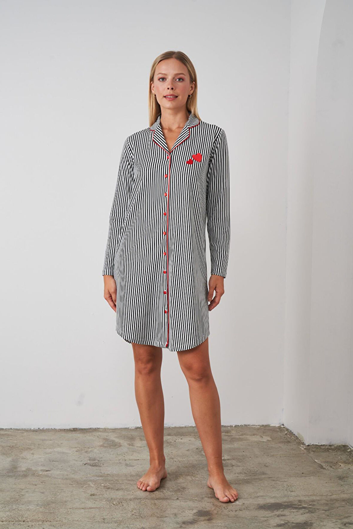 Pjs 24508 Siyah Pamuk Önden Düğmeli Kadın Gecelik 