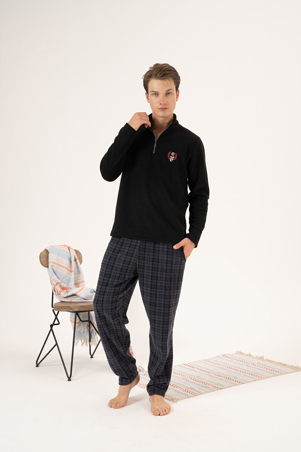 Erkek Kışlık Fermuarlı Yaka Kareli Alt Polar Pijama Takımı Siyah