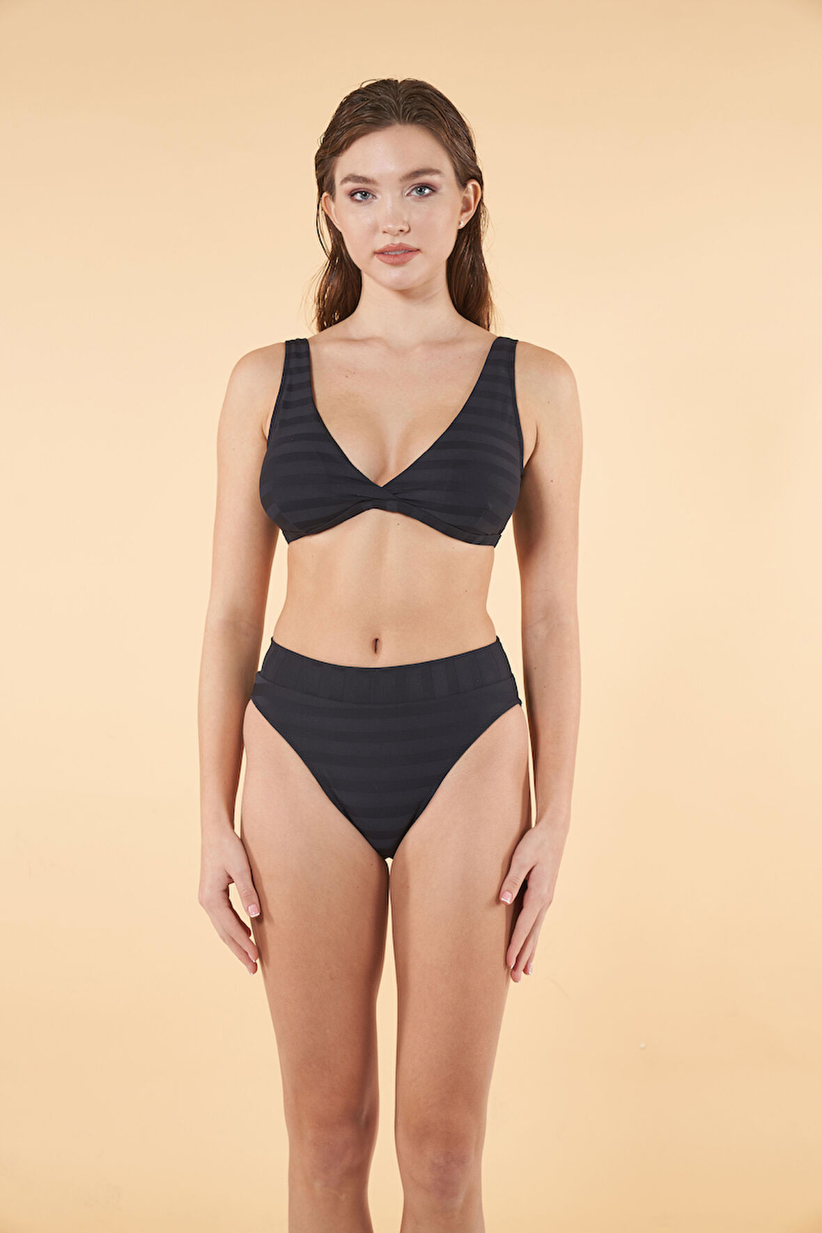 Estiva Kemerli Kruvaze Çizgi Dokulu Bikini Takımı - Siyah