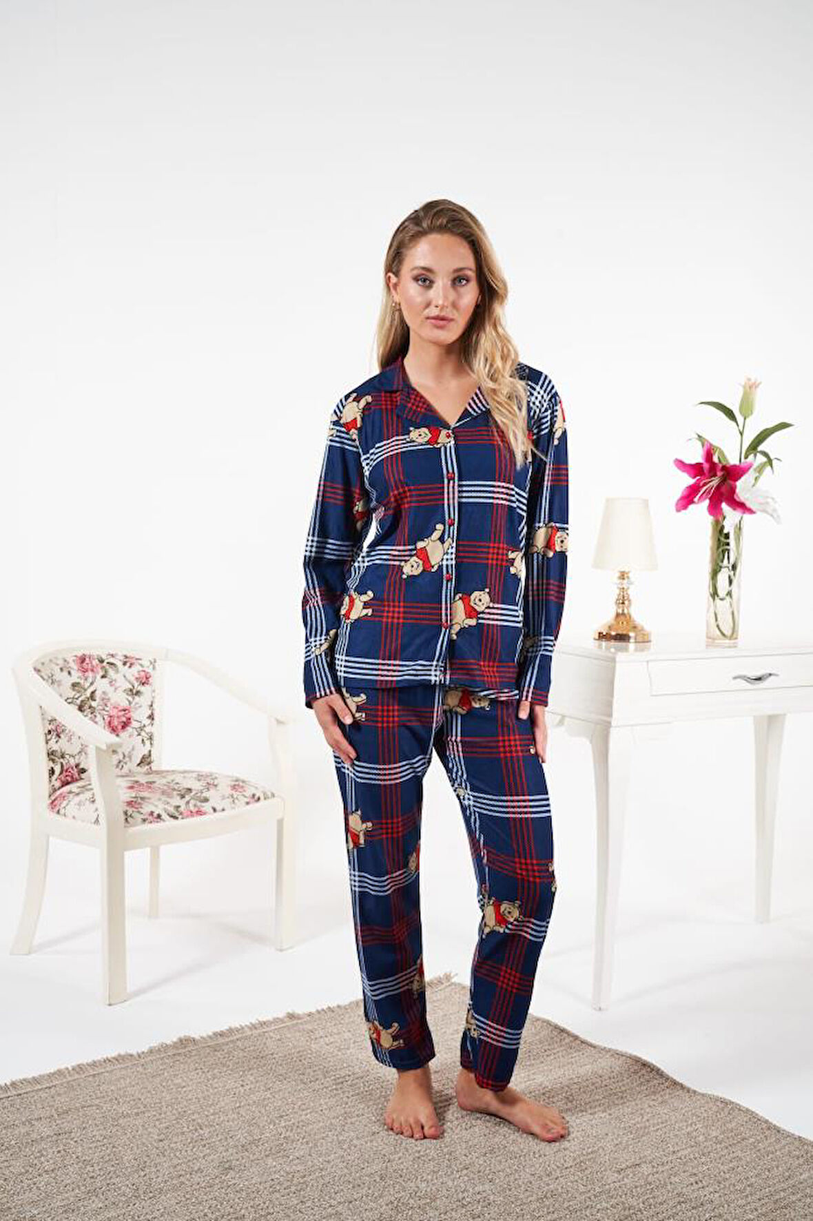 Kadın Kışlık Önden Düğmeli Ayıcıklı Kareli Süet Pijama Takımı