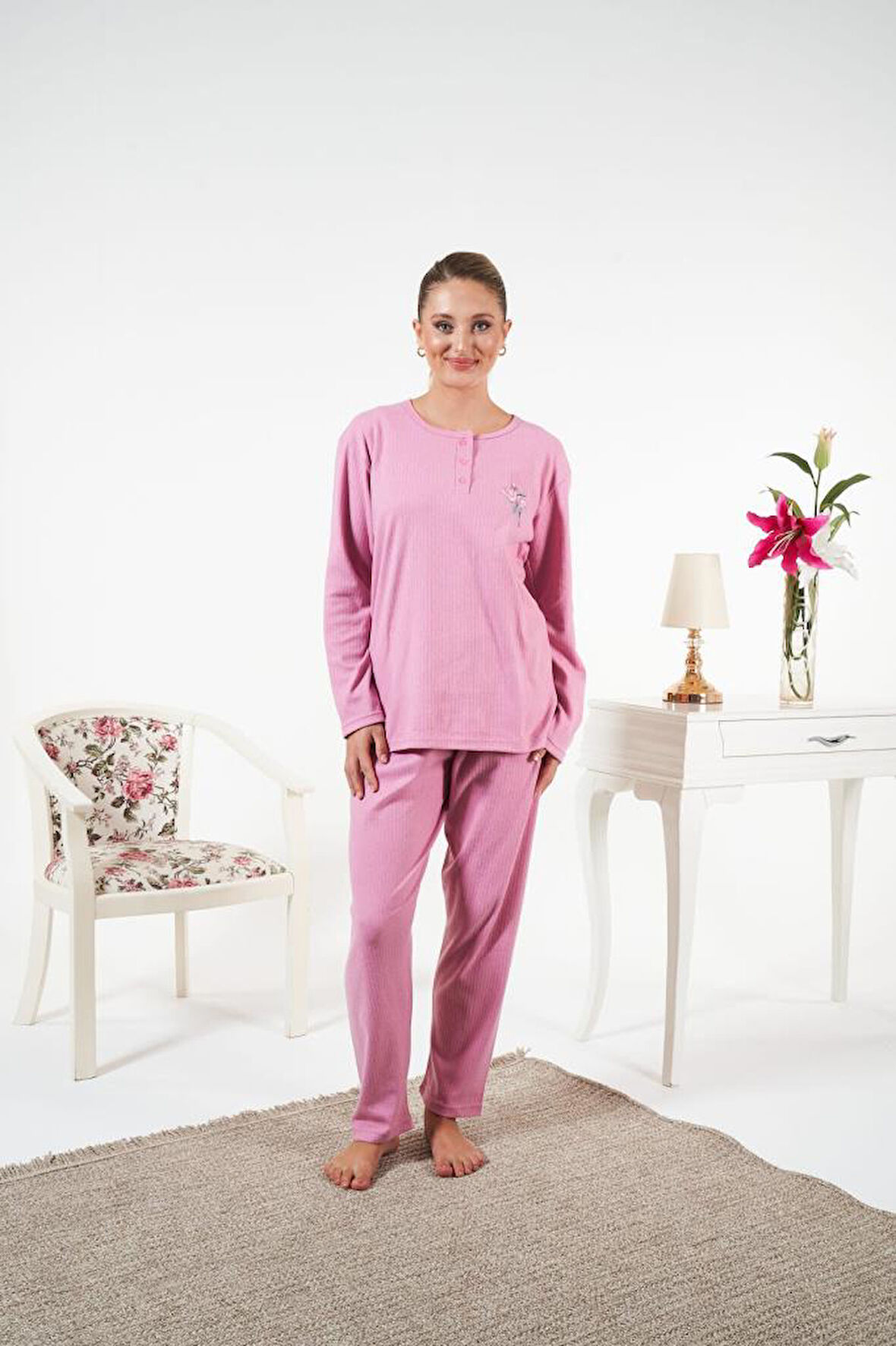 Kadın Kışlık Patlı Çiçek Motifli İnterlok Şardonlu Pijama Takımı