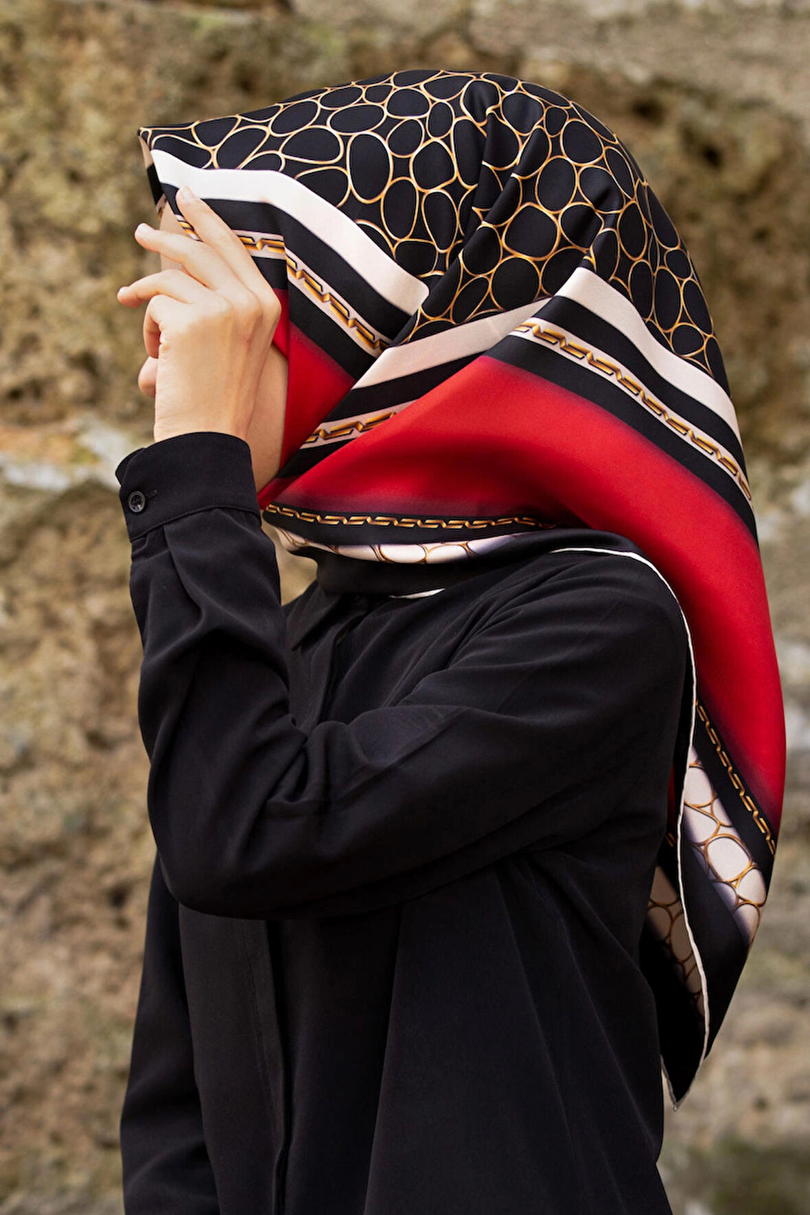 Vissona Twill İpek Eşarp Kırmızı, Siyah, Gold
