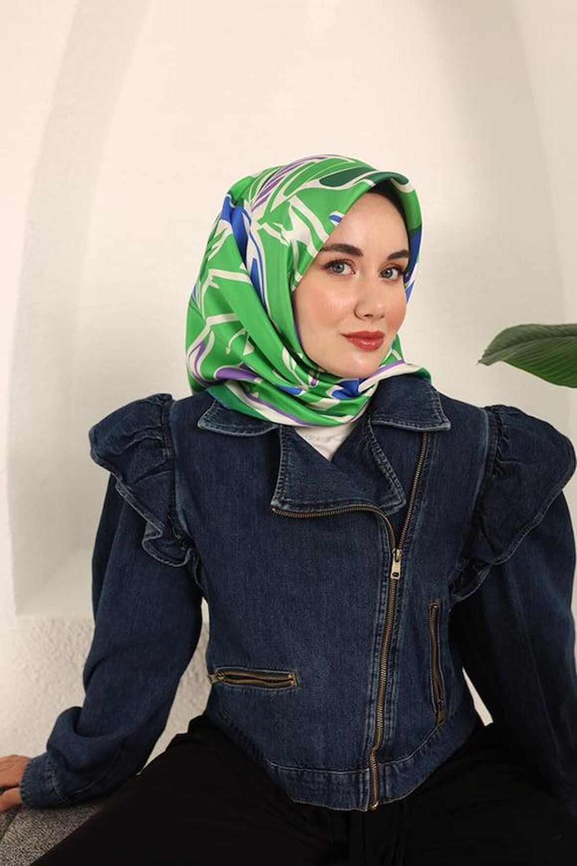Silk Home Saks Mavisi Geometrik Yaprak Desen Tivil İpek Eşarp 11407-47