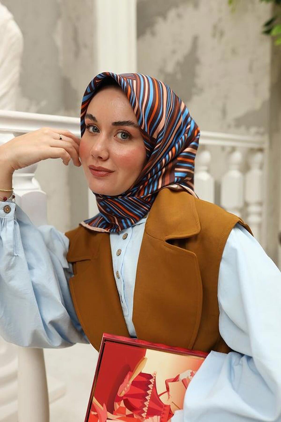 Silk Home Acı Kahve Geometrik Desenli Tivil İpek Eşarp 11417-29