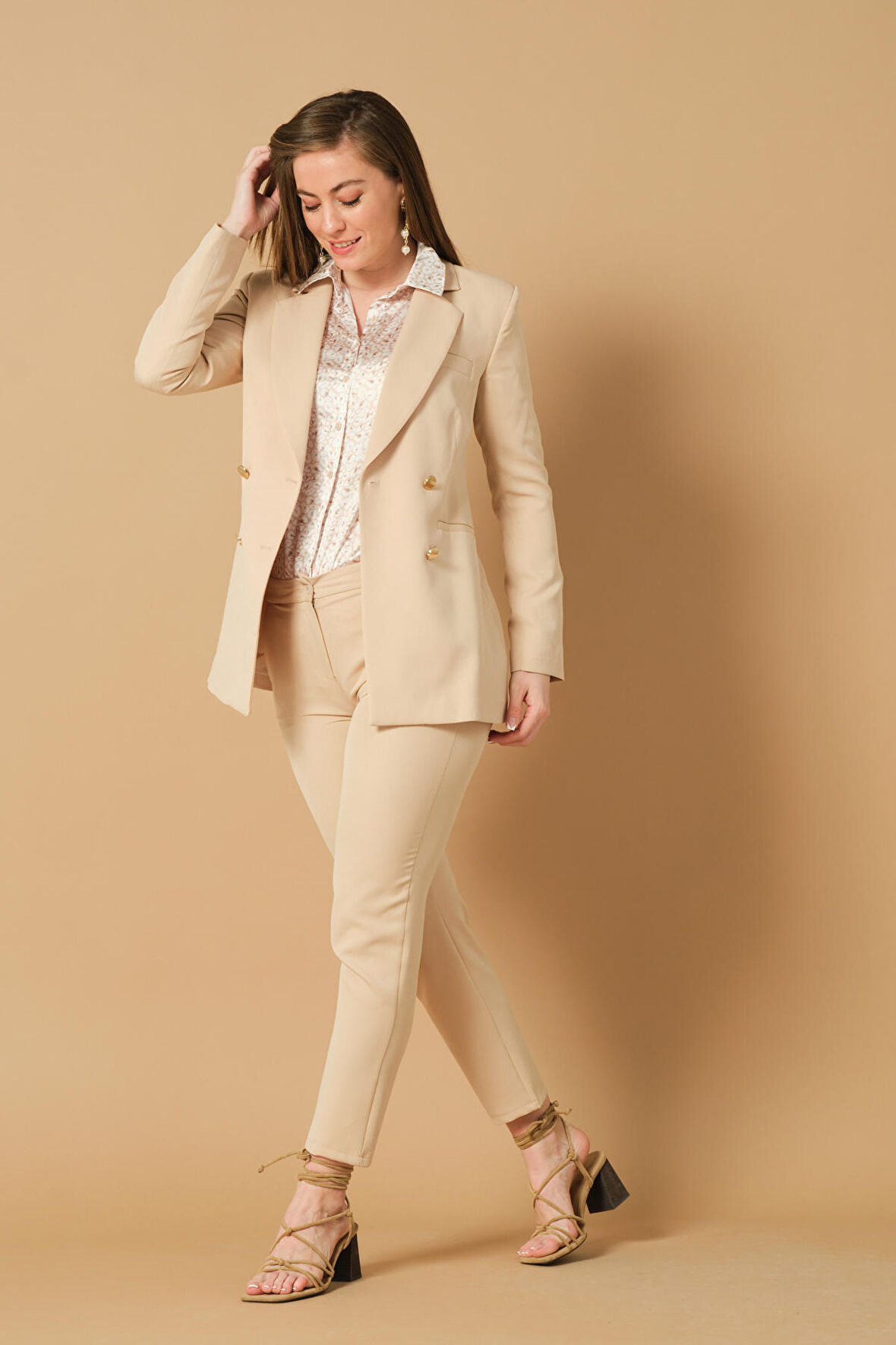 Metal Düğme Detaylı Blazer Ceket