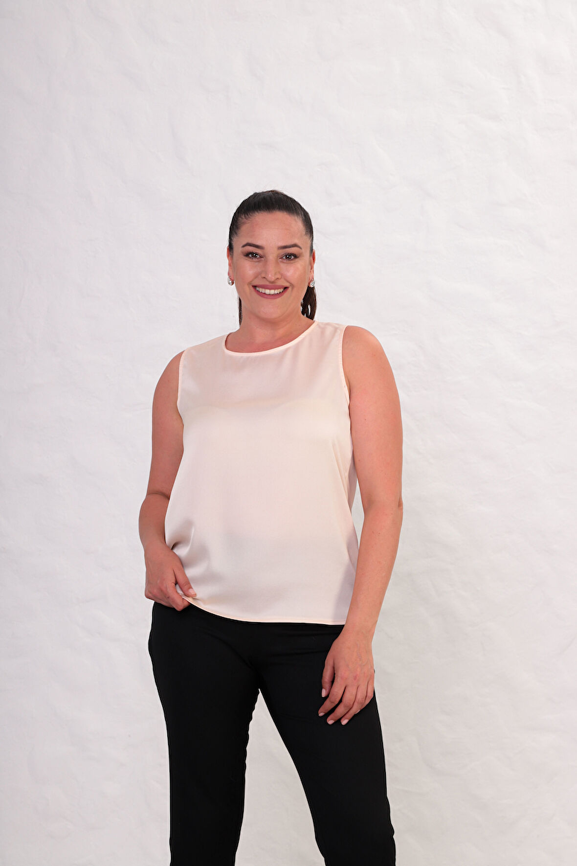 Büyük Beden Sıfır Kol Saten Bluz