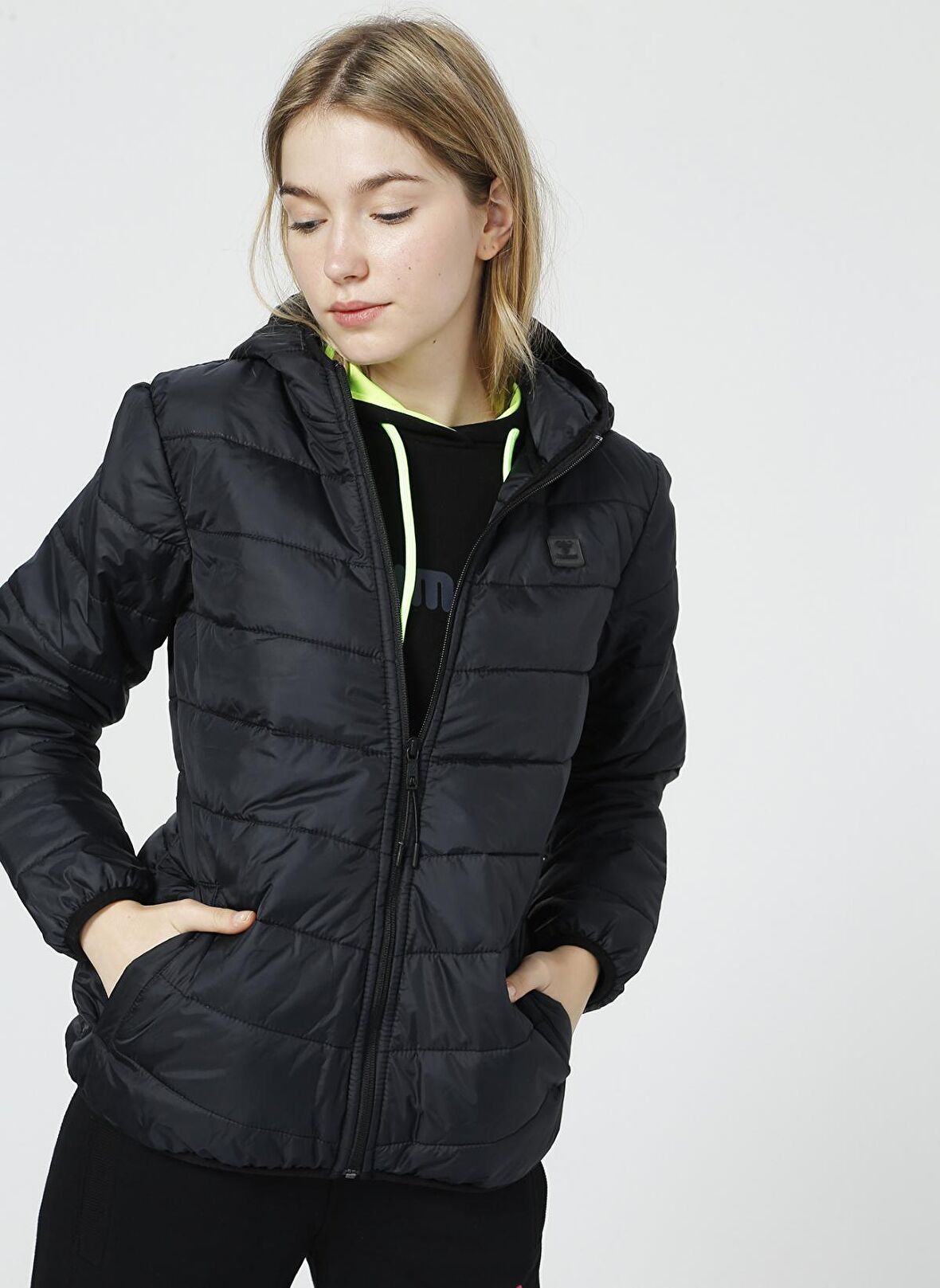 Hummel Siyah Kadın Mont
