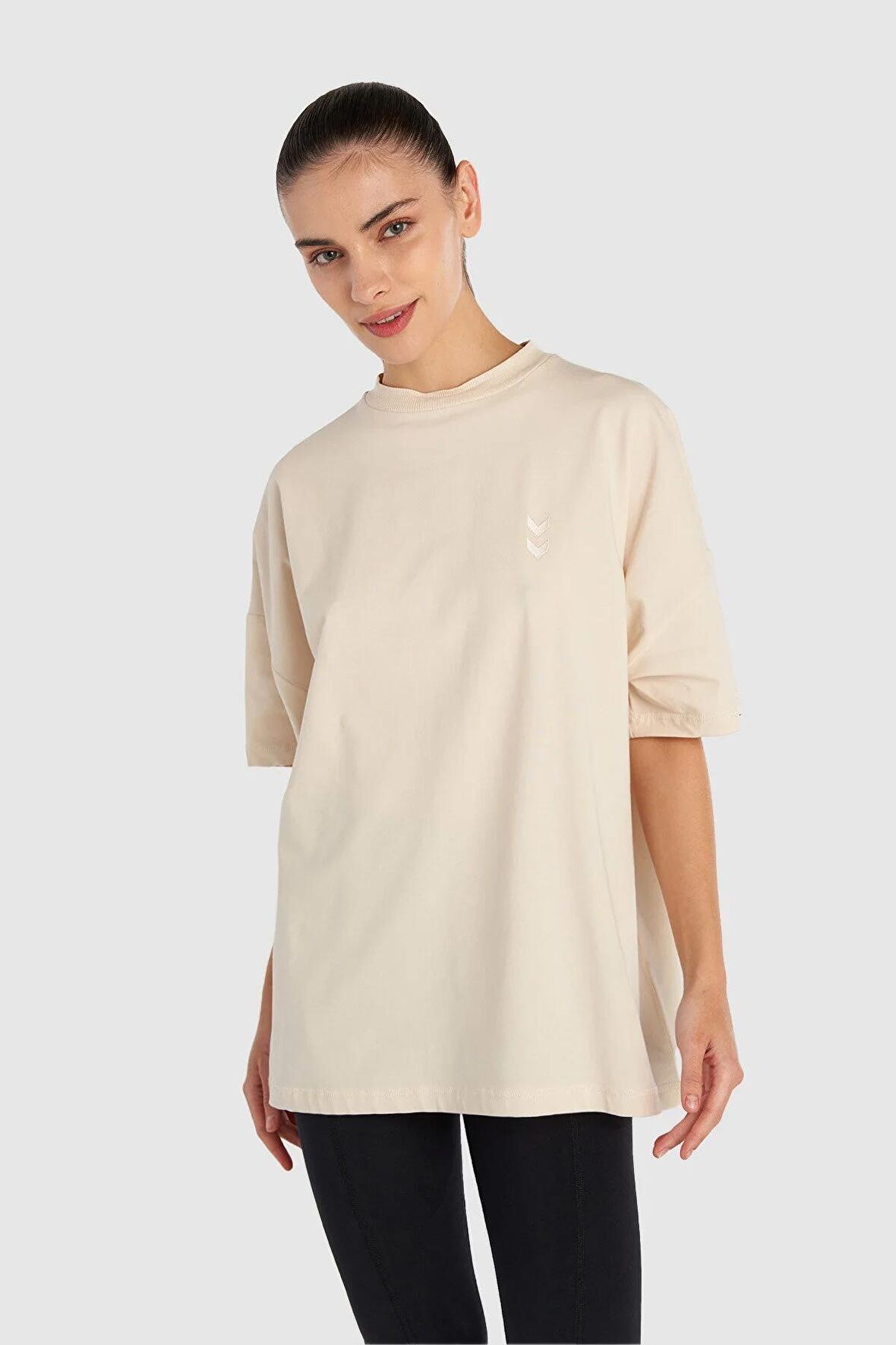 Hummel ANET OVERSIZE KISA KOLLU TİŞÖRT