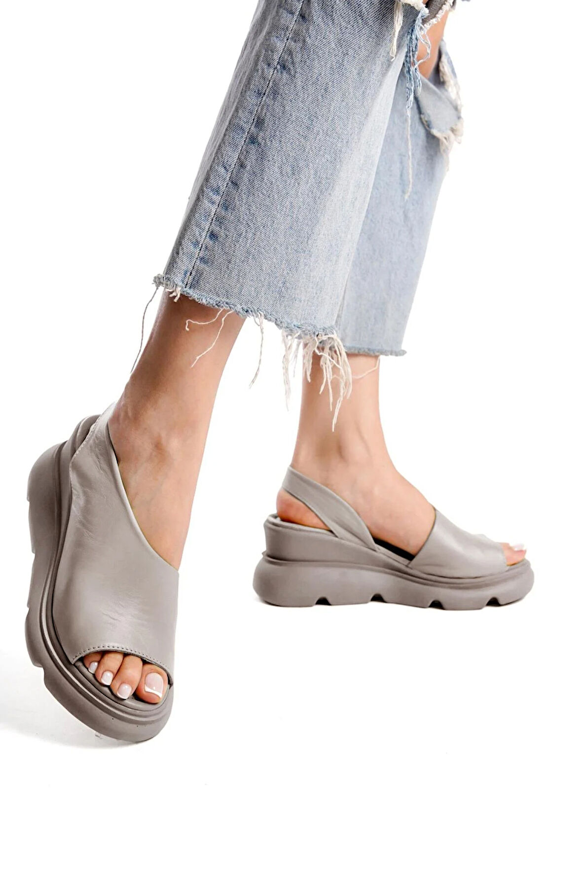 Elit Lyna Kadın Hakiki Deri Dolgu Topuk Sandalet Gri