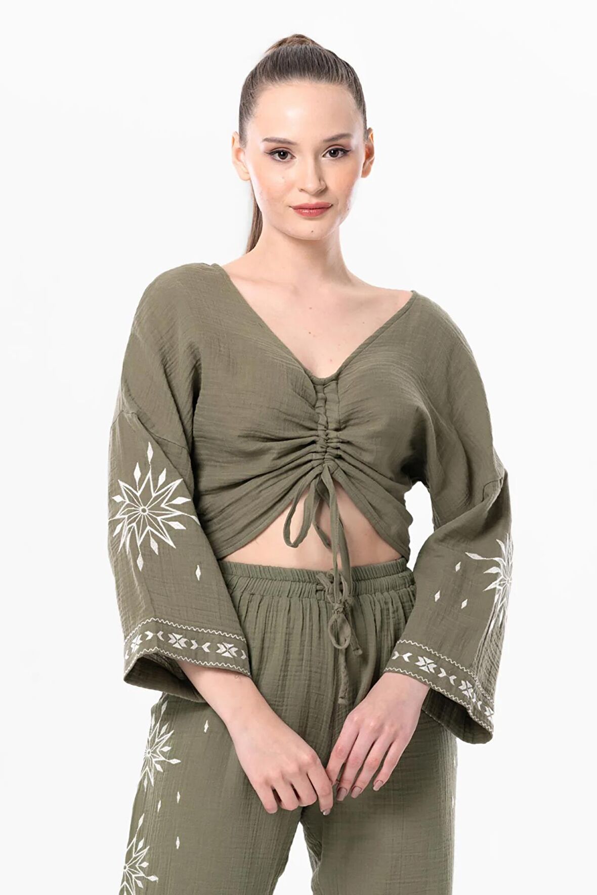 Uzun Kol Günışığı Büzgü Detaylı Yazlık Müslin Bluz Haki Hk