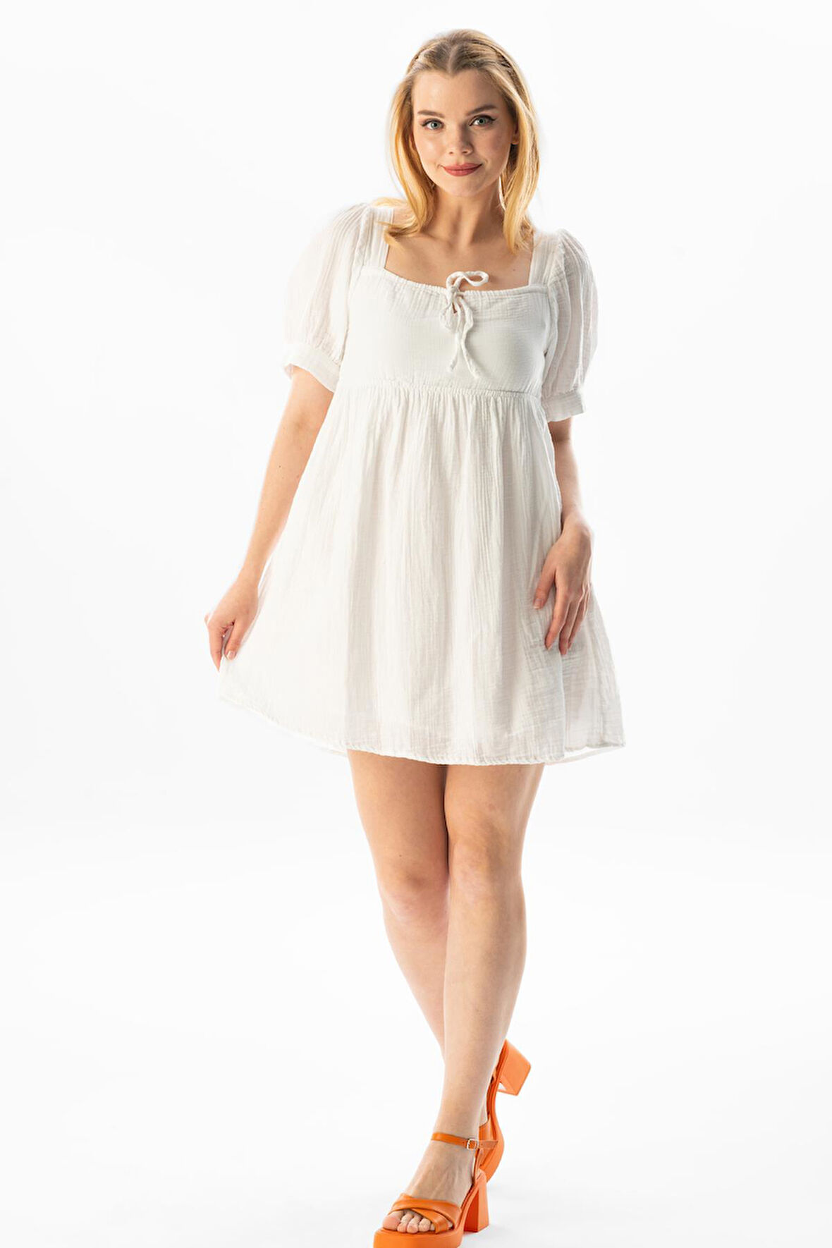 Kısa Kol Lara Kare Yaka Bağlama Detaylı Yazlık Müslin Elbise Beyaz Byz