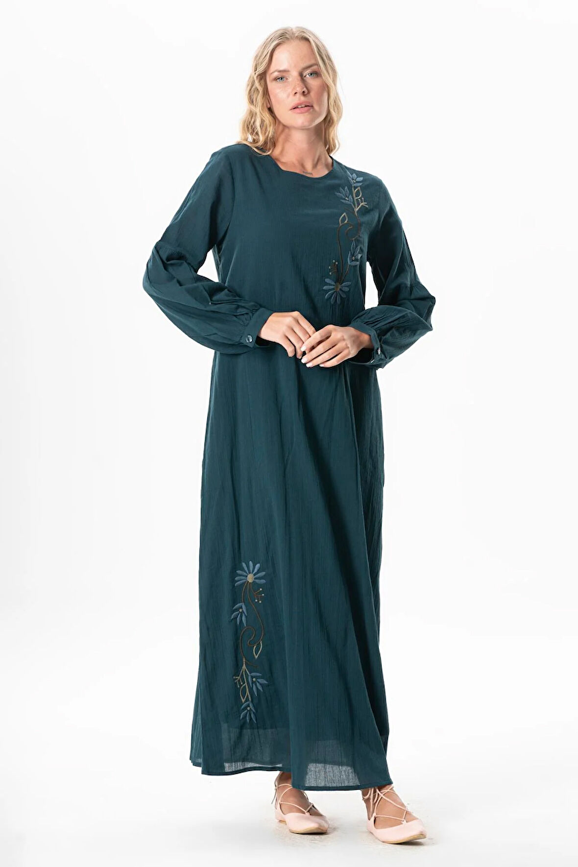 Uzun Kol Şile Bezi Gülşah Bisiklet Yaka Nakışlı Uzun Yazlık Elbise Petrol Ptrl