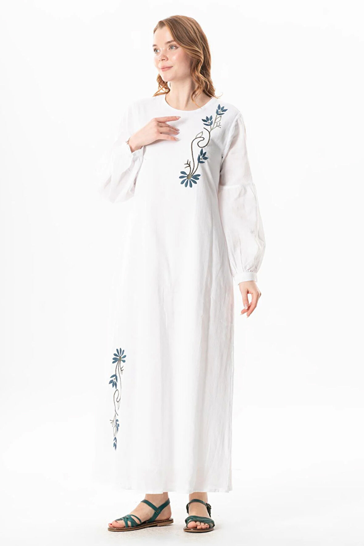 Uzun Kol Şile Bezi Gülşah Bisiklet Yaka Nakışlı Uzun Yazlık Elbise Beyaz Byz