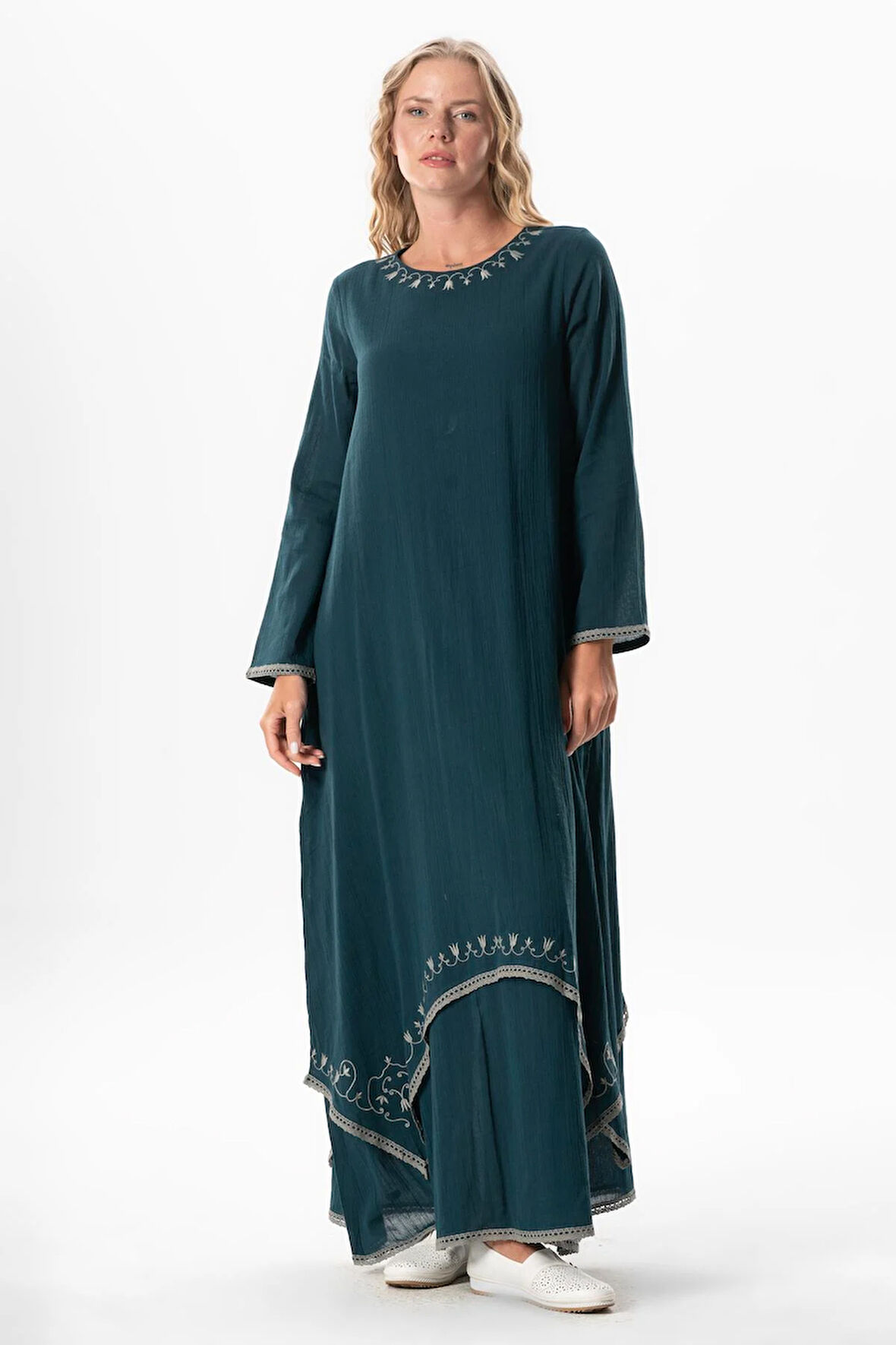 Uzun Kol Şile Bezi Lerzan Oval Yaka Nakışlı Yazlık Elbise Petrol Ptrl