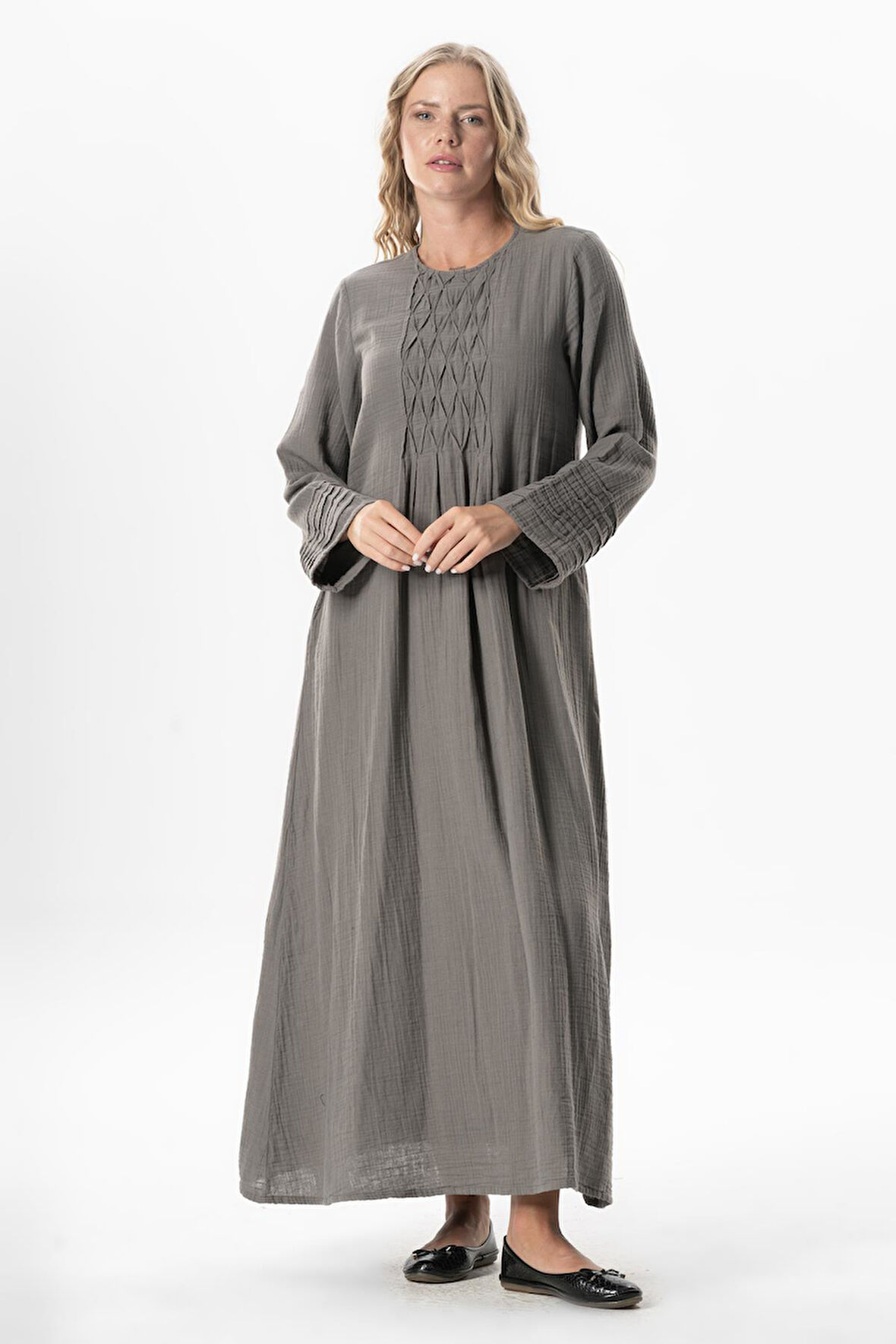 Uzun Kol Şahika Nervür Detaylı Uzun Müslin Yazlık Elbise Gri Gri