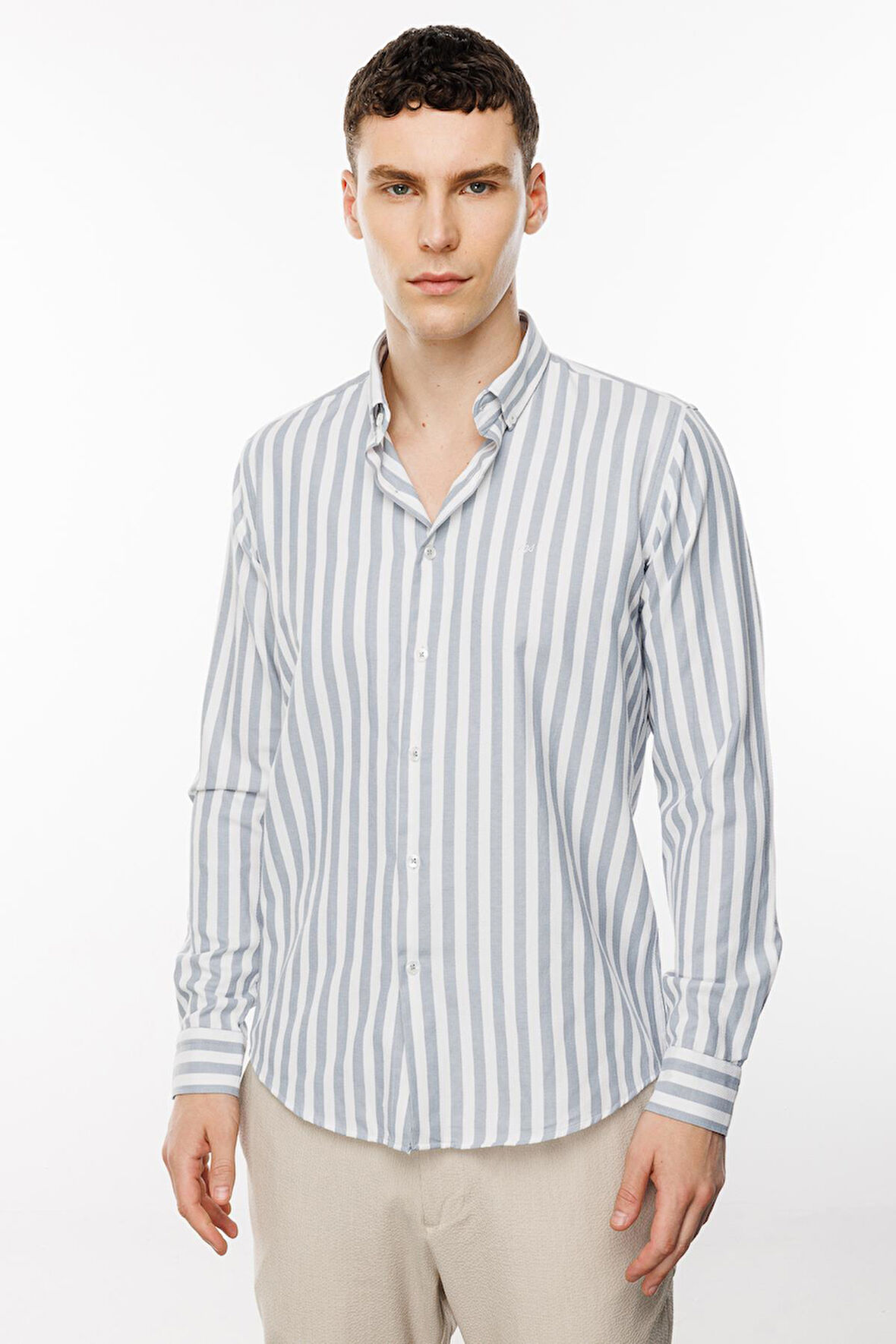 Erkek Gri Dynamic Fit Düğmeli Yaka Gömlek