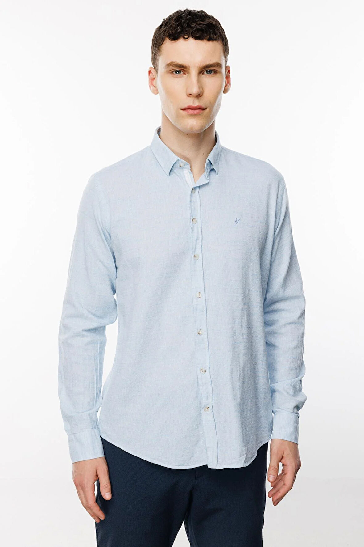 Mavi Dynamic Fit  Düğmeli Yaka Düz Uzun Kollu Cepsiz %100 Pamuk Gömlek