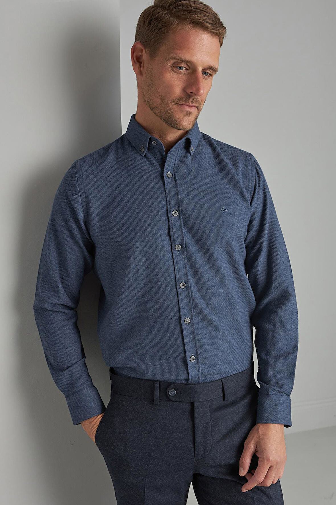 Erkek Lacivert Dynamic Fit Düğmeli Yaka Gömlek