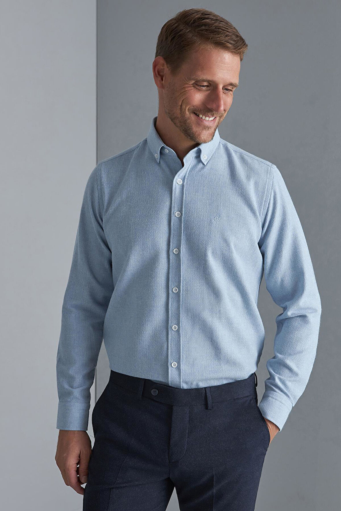 Erkek Mavi Dynamic Fit Düğmeli Yaka Gömlek