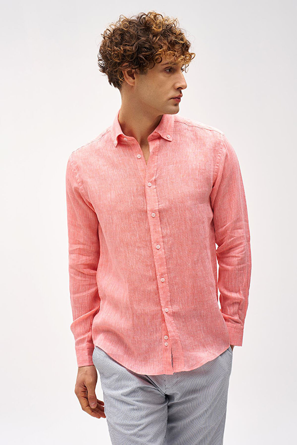 Mercan Dynamic Fit Düğmeli Yaka Düz Uzun Kollu Cepsiz %100 Keten Gömlek