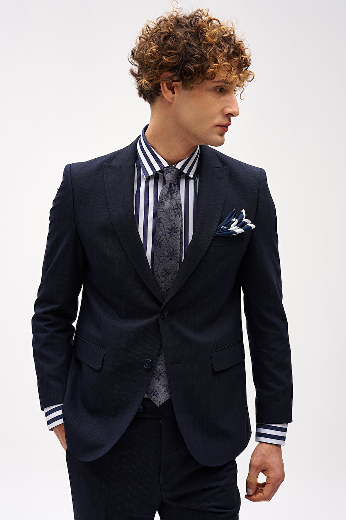 Erkek Lacivert Barı (4 Drop)  / Geniş Kalıp Sivri Yaka Takım Elbise