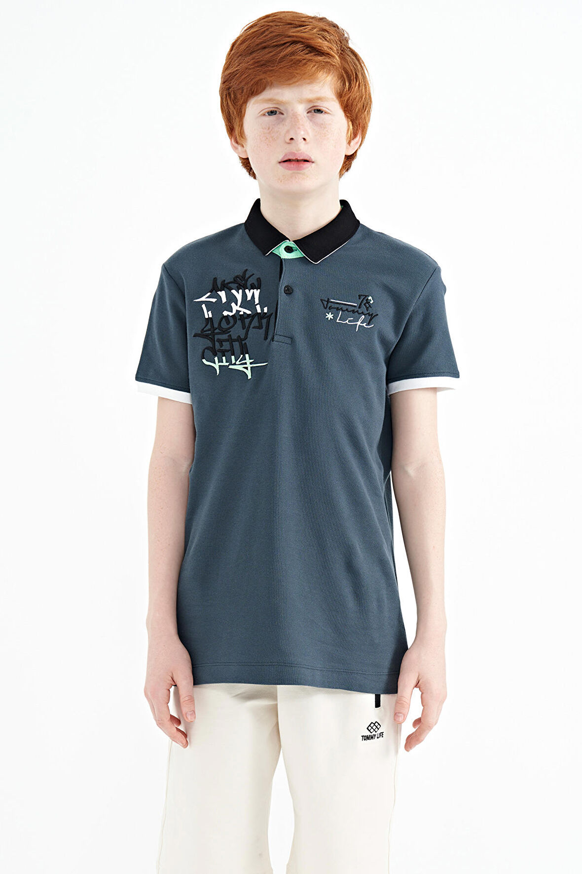 Orman Yeşili Yazı Nakış Detaylı Standart Kalıp Polo Yaka Erkek Çocuk T-Shirt - 11085 | 4-5 Yaş