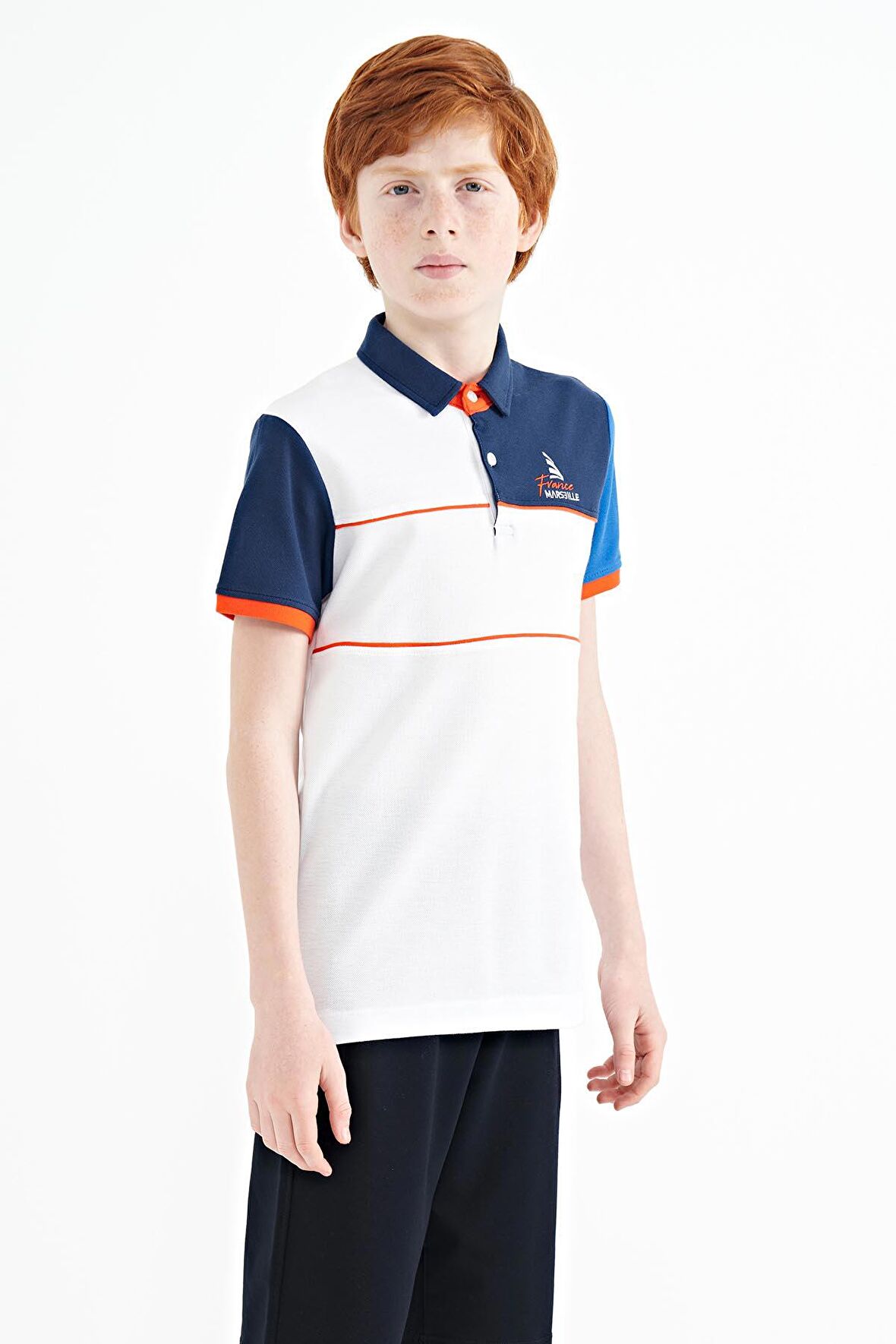 Beyaz Renk Bloklu Nakış Yazı Detaylı Standart Kalıp Polo Yaka Erkek Çocuk T-Shirt - 11109 | 9-10 Yaş