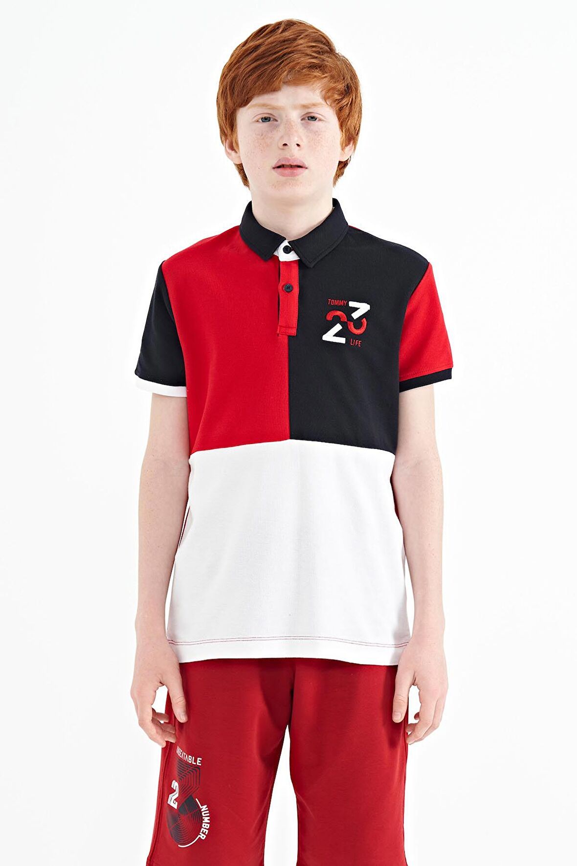 Kırmızı Renk Bloklu Nakış Detaylı Standart Kalıp Polo Yaka Erkek Çocuk T-Shirt - 11108 | 4-5 Yaş