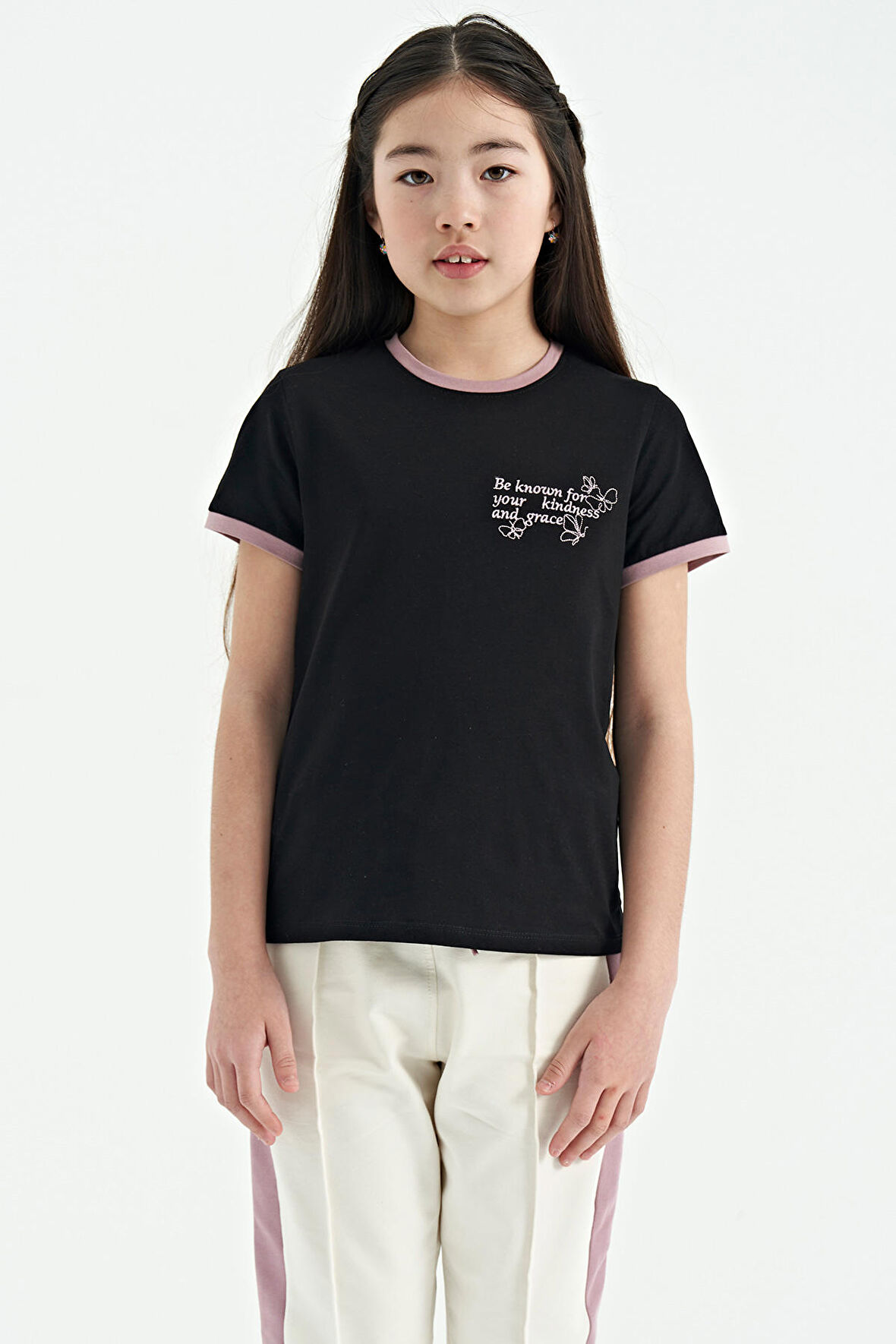 Siyah Minimal Yazı Baskılı O Yaka Rahat Form Kısa Kollu Kız Çocuk T-Shirt - 75110 | 9-10 Yaş
