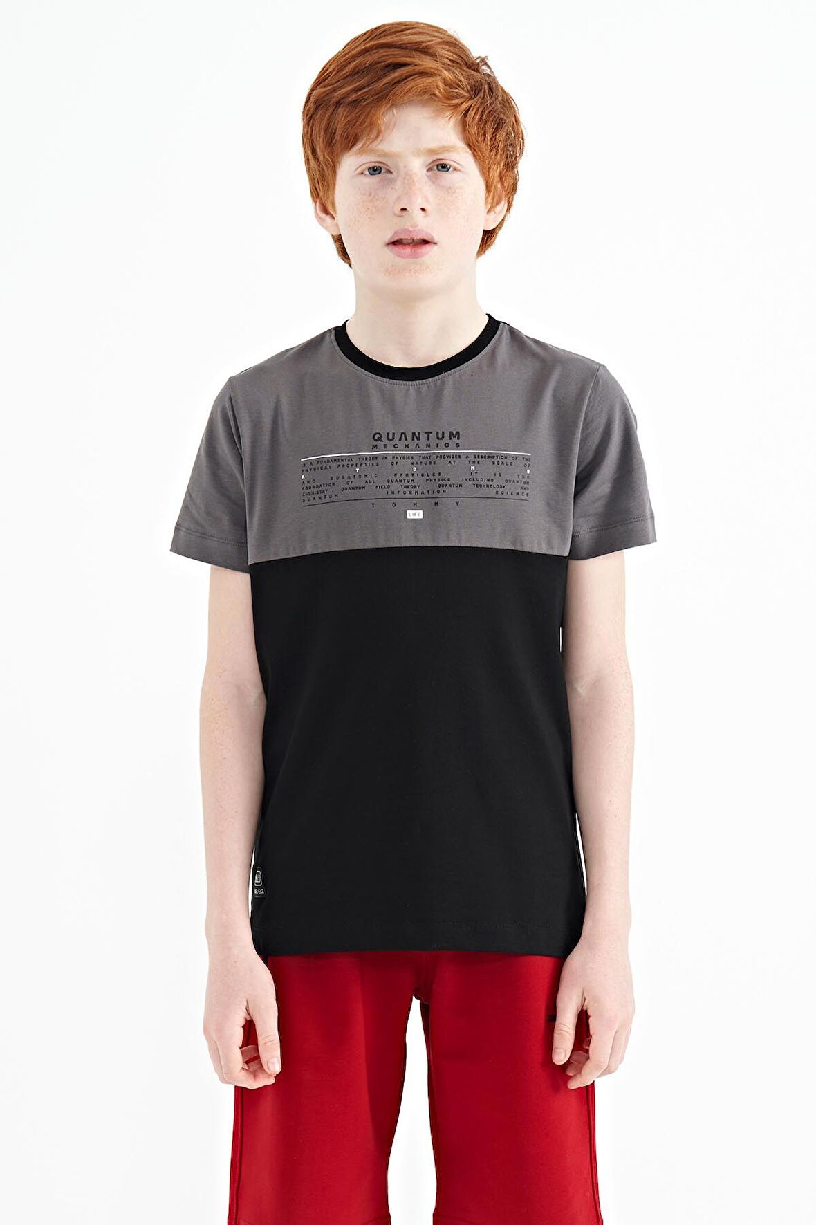 Siyah Yazı Baskılı Renk Bloklu Standart Kalıp O Yaka Erkek Çocuk T-Shirt - 11134 | 3-4 Yaş