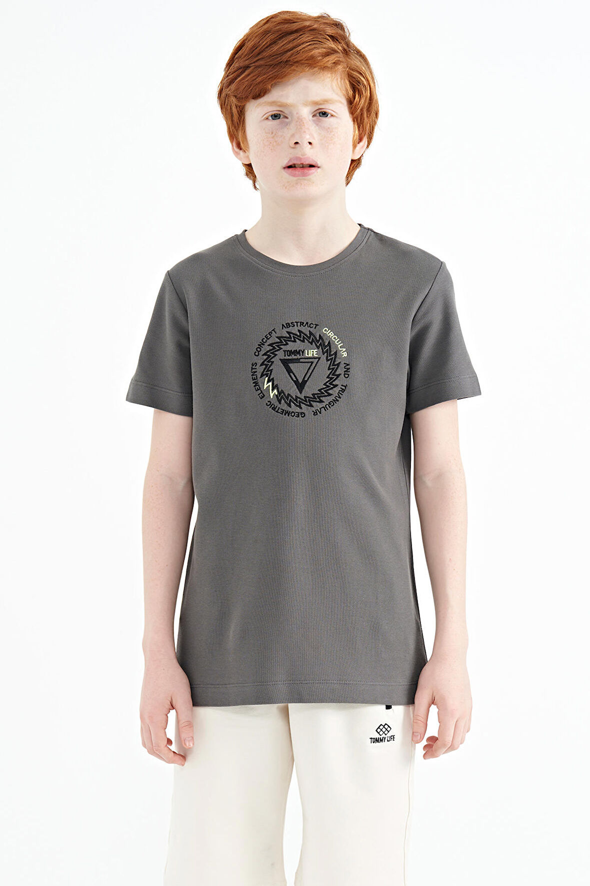 Koyu Gri Nakış İşleme Detaylı O Yaka Standart Kalıp Erkek Çocuk T-Shirt - 11115 | 7-8 Yaş