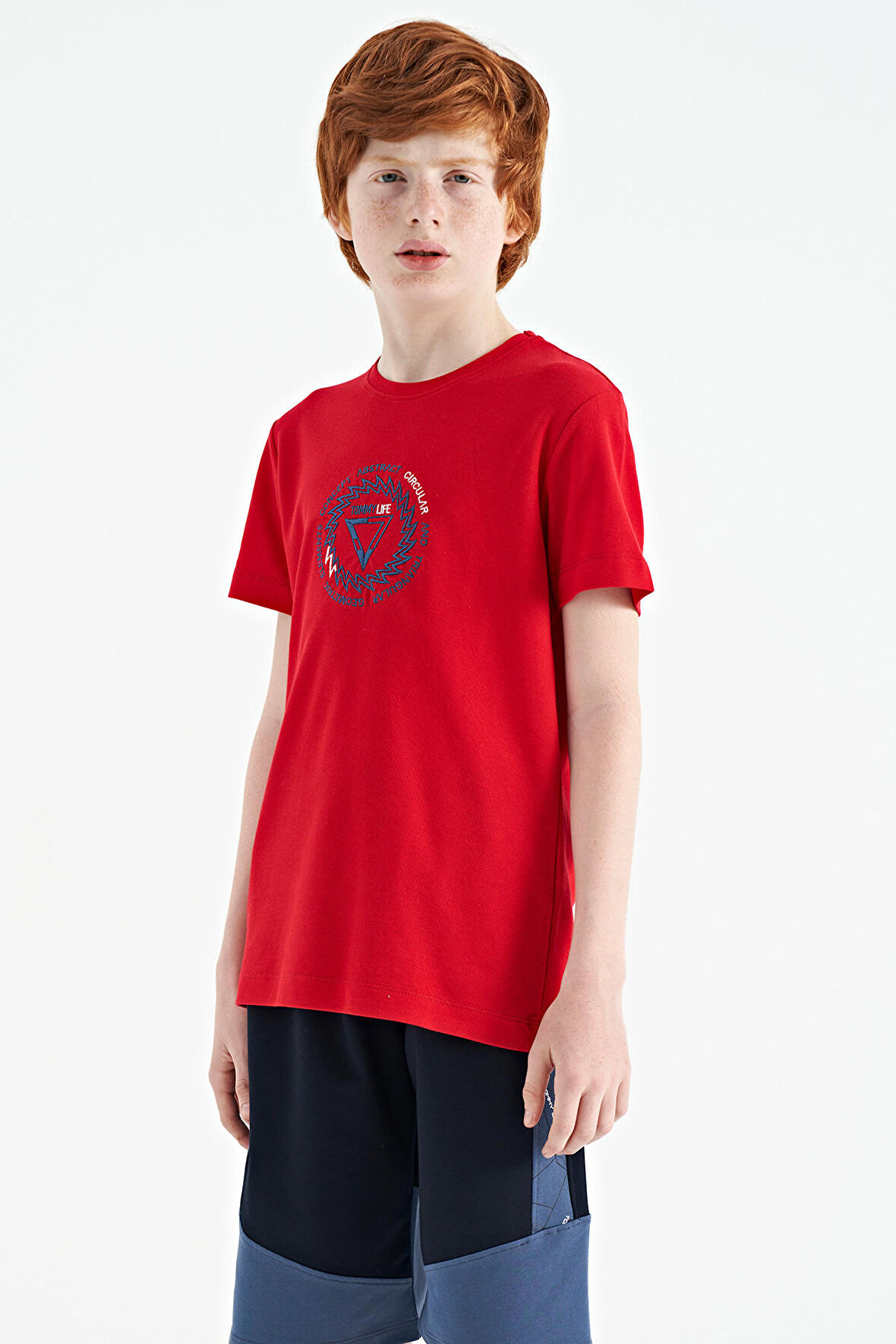 Kırmızı Nakış İşleme Detaylı O Yaka Standart Kalıp Erkek Çocuk T-Shirt - 11115 | 7-8 Yaş