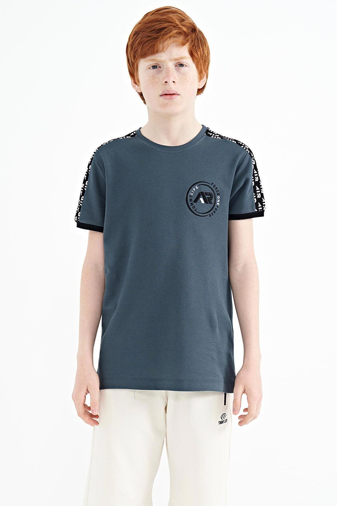 Orman Yeşili Omuz Baskı Detaylı Standart Kalıp O Yaka Erkek Çocuk T-Shirt - 11121 | 10-11 Yaş