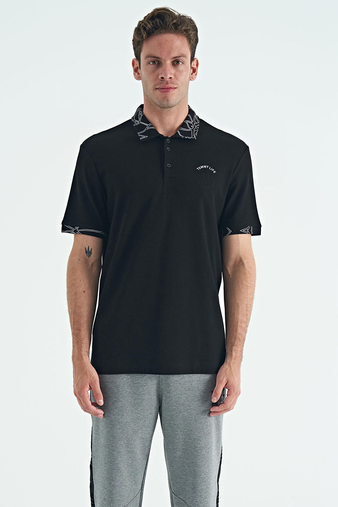 Siyah Yazı Nakışlı Baskı Detaylı Standart Kalıp Polo Yaka Erkek T-Shirt - 88239