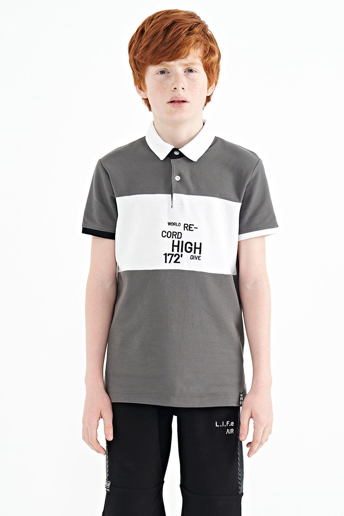 Koyu Gri Renk Geçişli Nakış Detaylı Standart Kalıp Polo Yaka Erkek Çocuk T-Shirt - 11110 | 10-11 Yaş