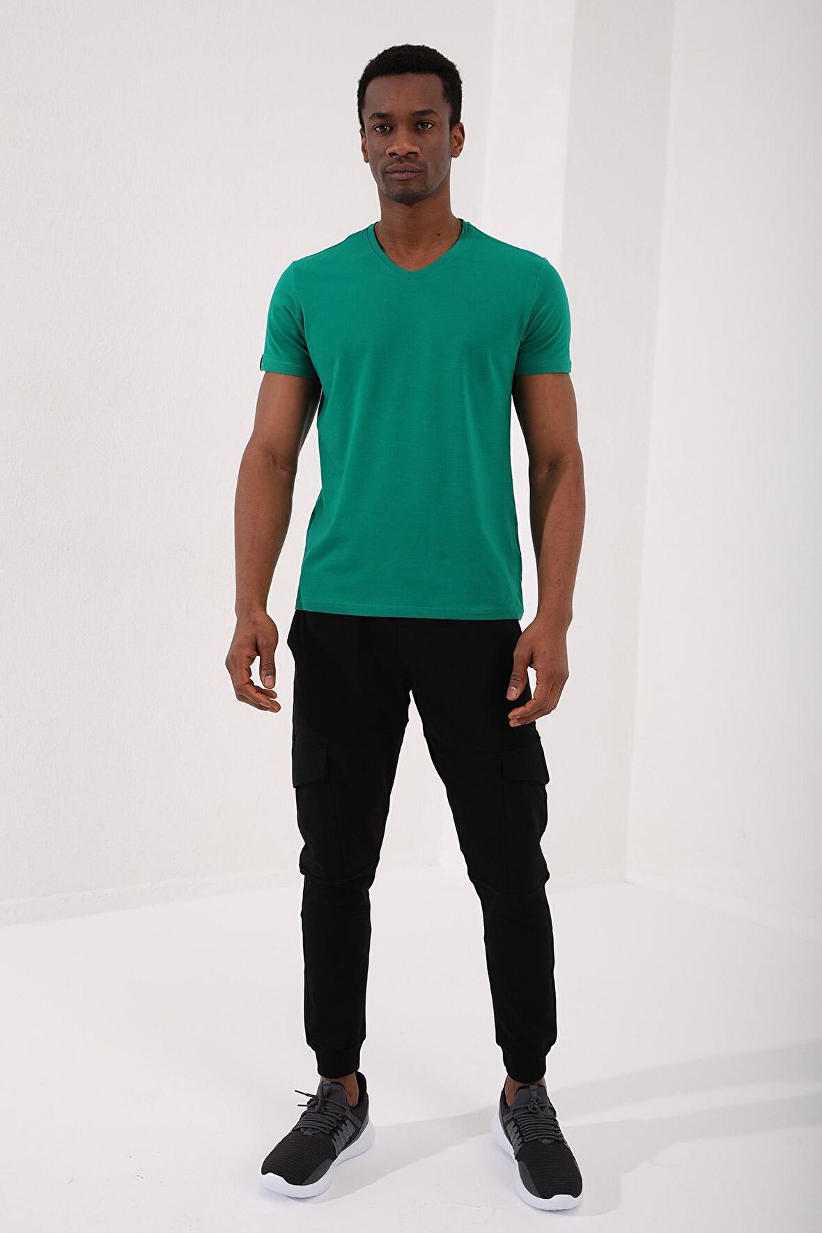 Koyu Yeşil Basic Kısa Kol Standart Kalıp V Yaka Erkek T-Shirt - 87912 | S