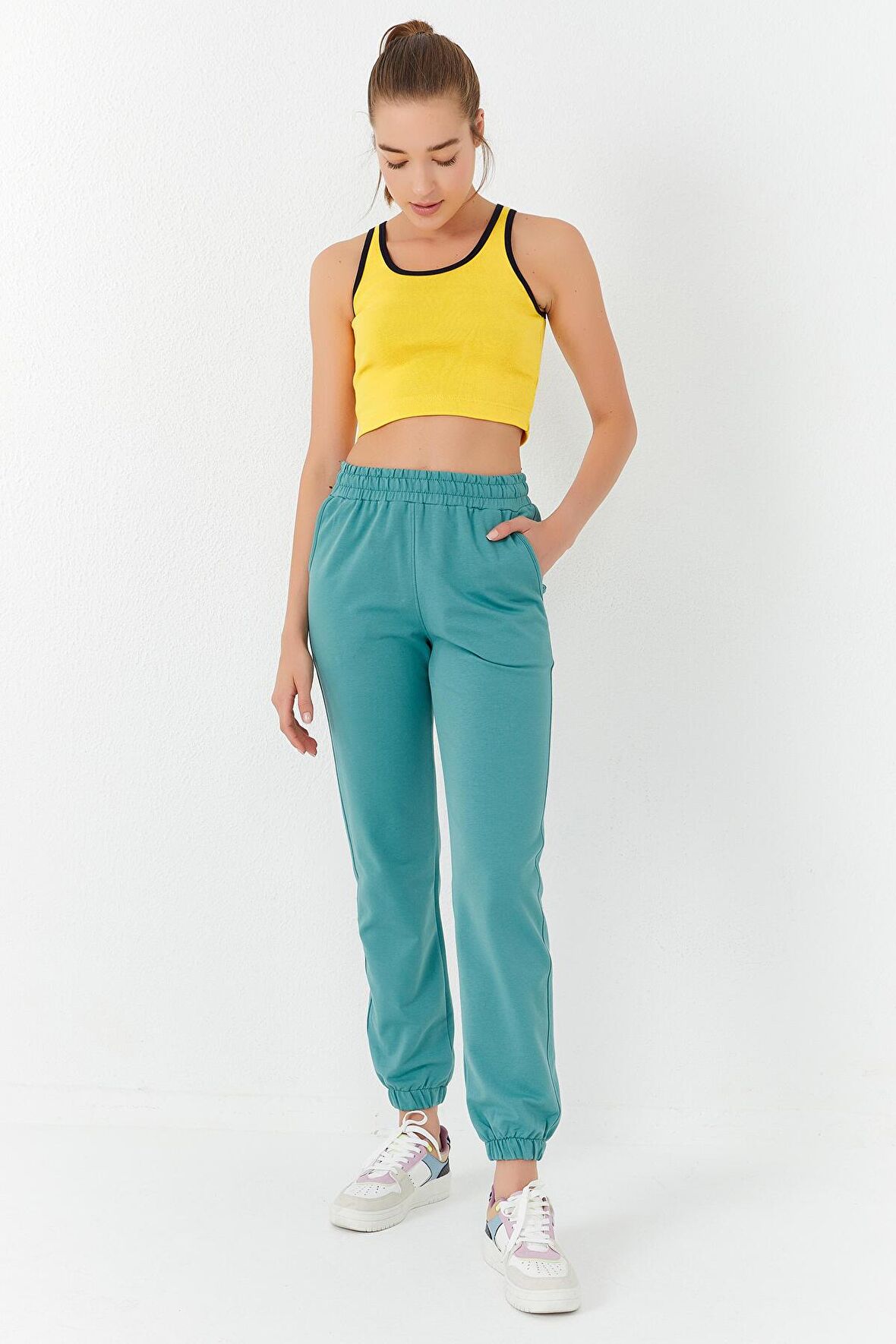 Sarı Basic Sıfır Kol Dar Kalıp U Yaka Kadın Crop Top - 97162 | M