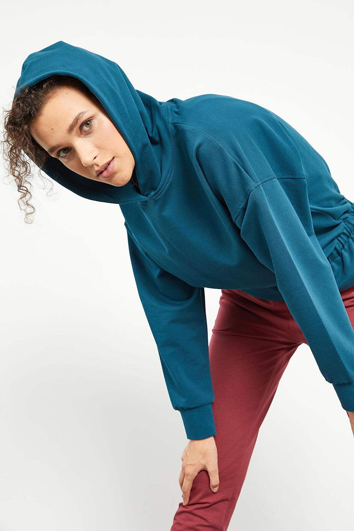 Zümrüt Beli Büzgülü Kapüşonlu Kadın Oversize Sweatshirt - 97159 | XS