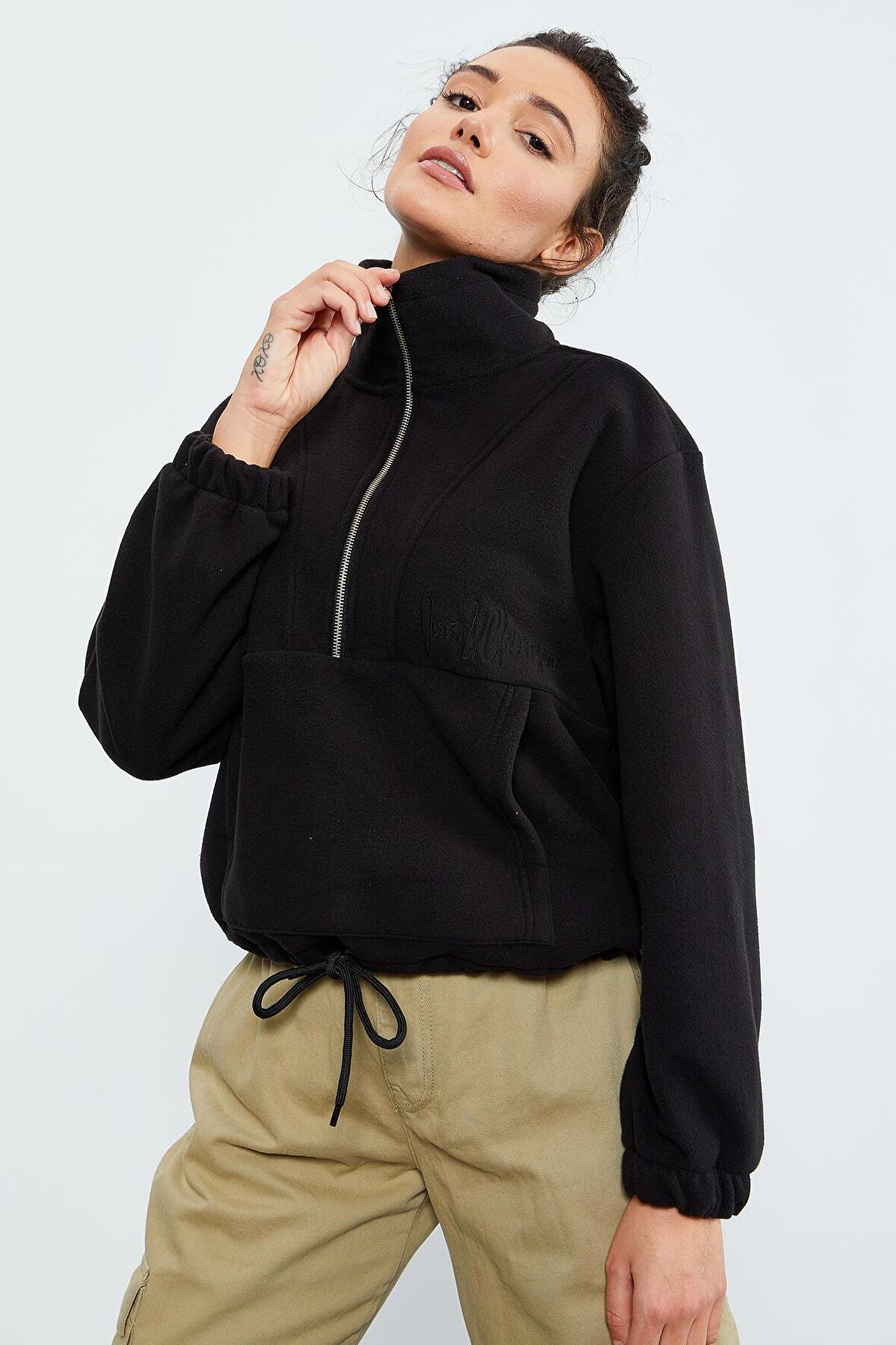 Siyah Yarım Fermuar Etek Ucu Büzgülü Kadın Polar Oversize Sweatshirt - 97171 | M