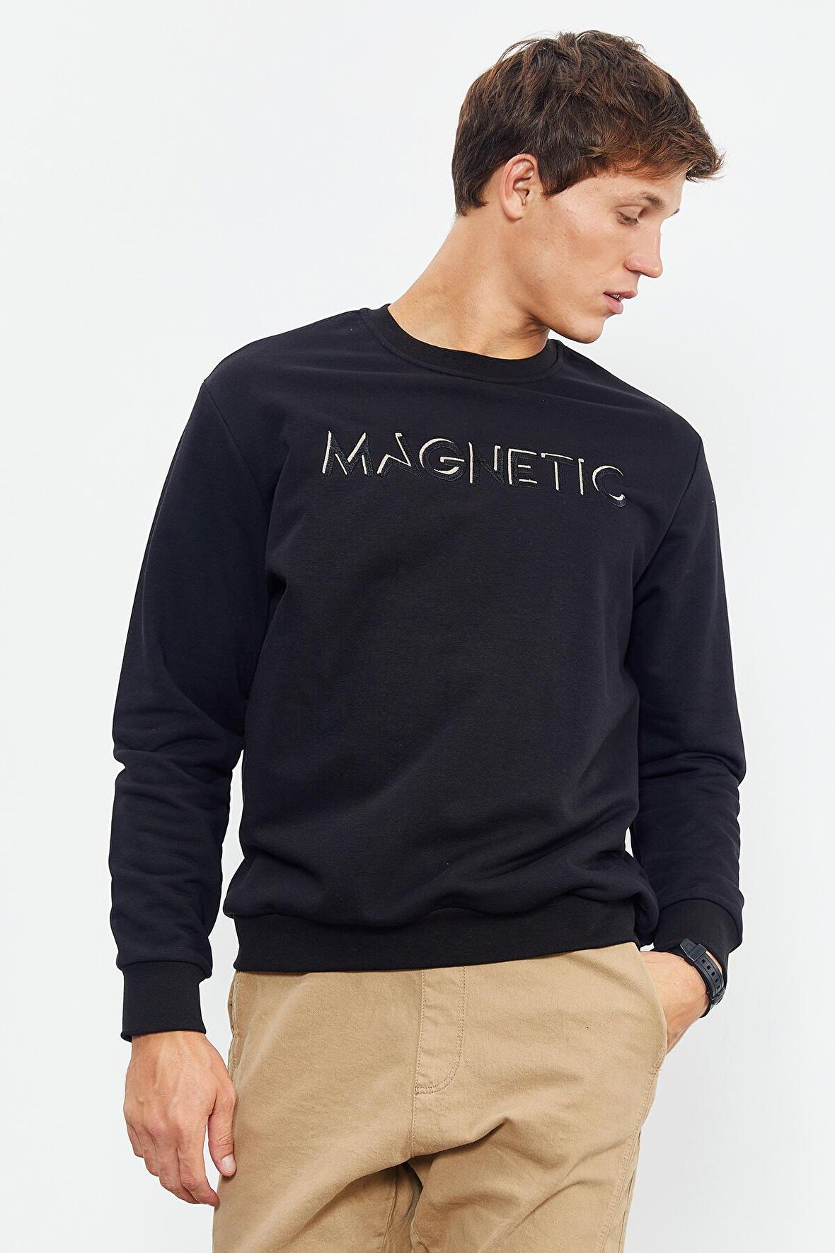 Siyah Yazı Nakışlı O Yaka Rahat Form Erkek Sweatshirt - 88020 | S