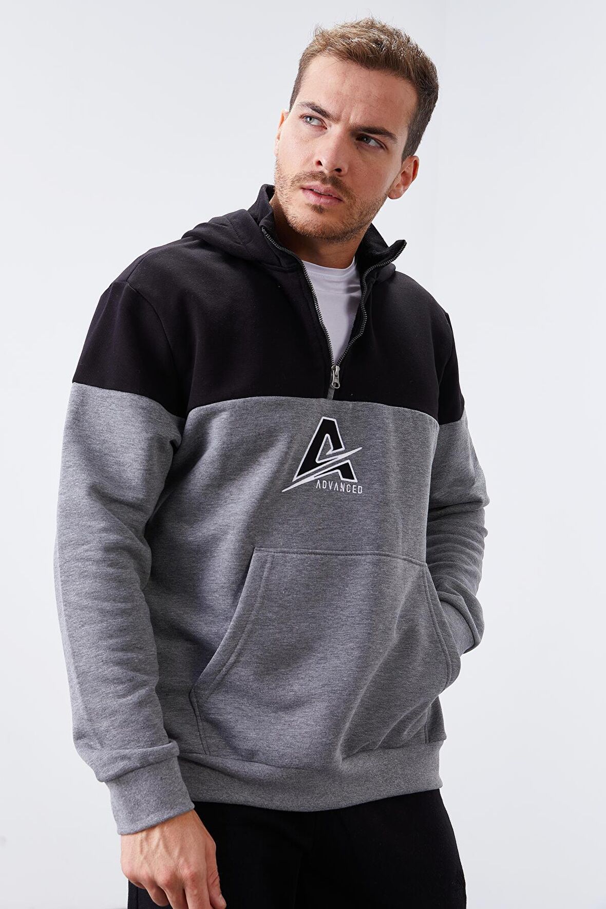Gri Melanj Nakış Detaylı Yarım Fermuar Kapüşonlu Erkek Sweatshirt  - 88033 | S