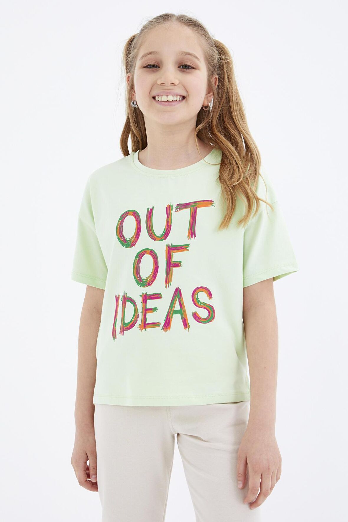 Açık Yeşil Oversize Yazı Baskılı O Yaka Düşük Omuz Kız Çocuk T-Shirt  - 75028 | 8-9 Yaş