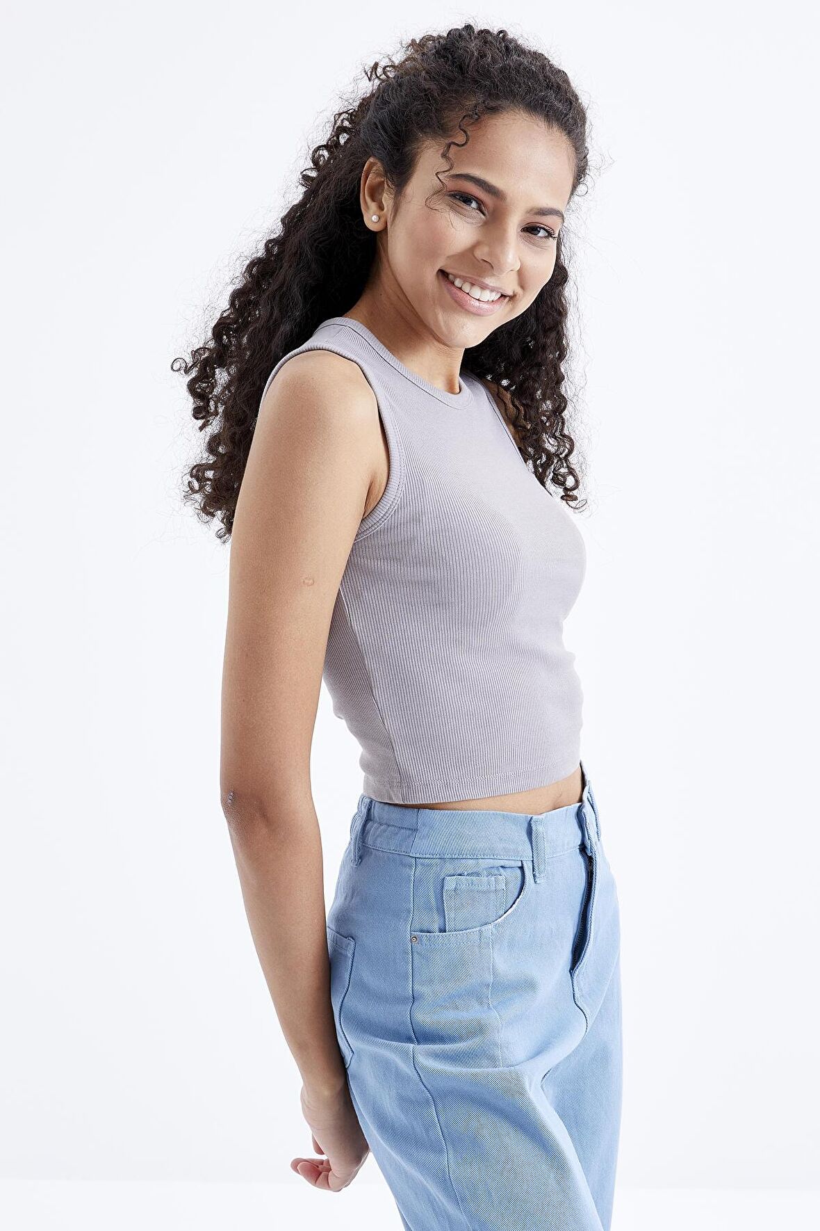 Gri Basic Kolsuz O Yaka Kadın Crop Top - 97204 | M