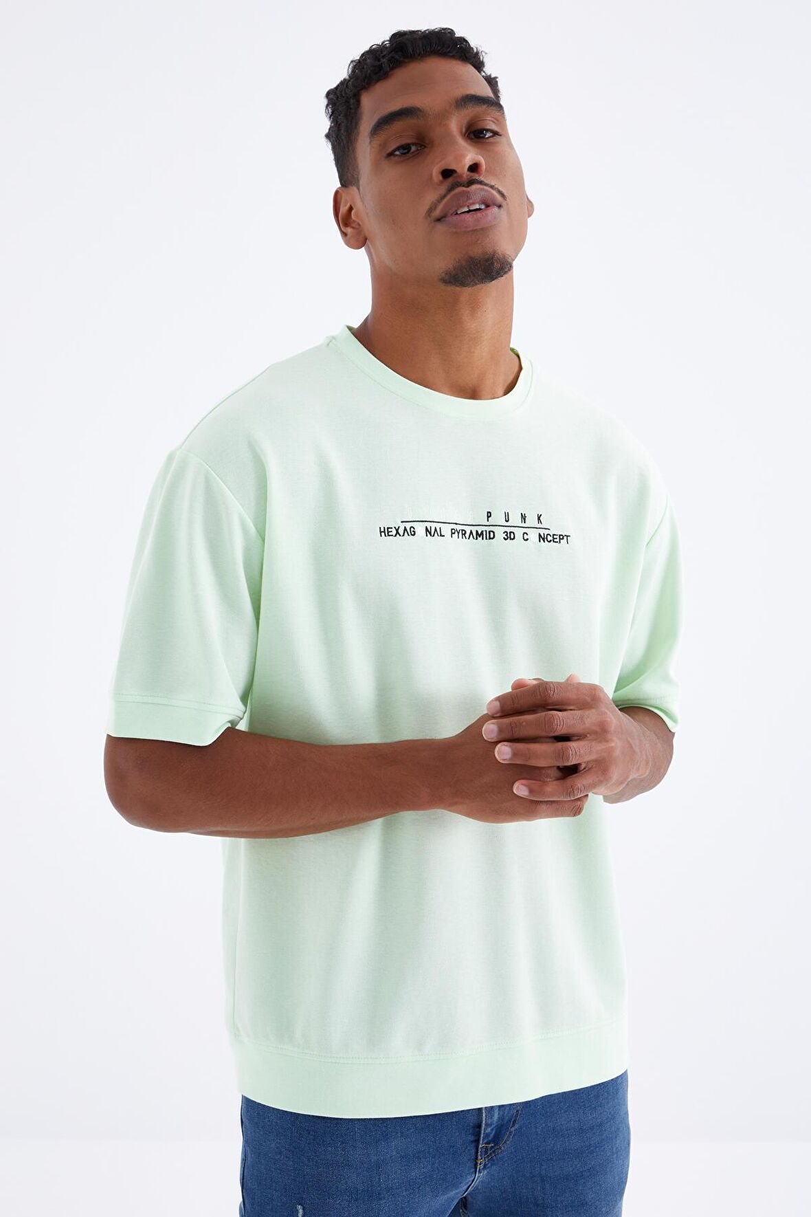 Açık Yeşil Minimal Yazı Nakışlı O Yaka Erkek Oversize T-Shirt  - 88106 | XXL