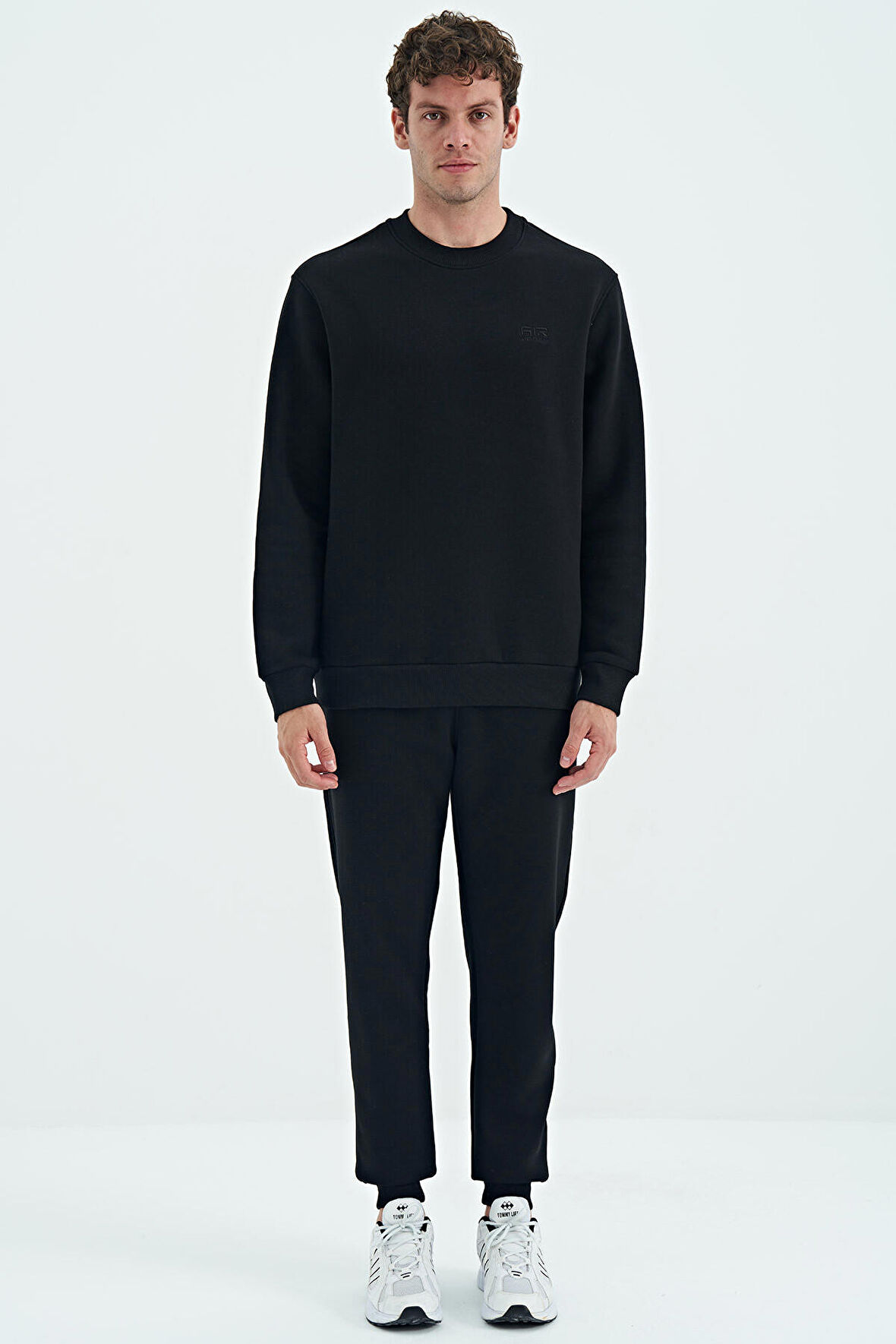 Siyah O Yaka Rahat Kalıp Şardonlu Basic Jogger Erkek Eşofman Takım - 85190 | S
