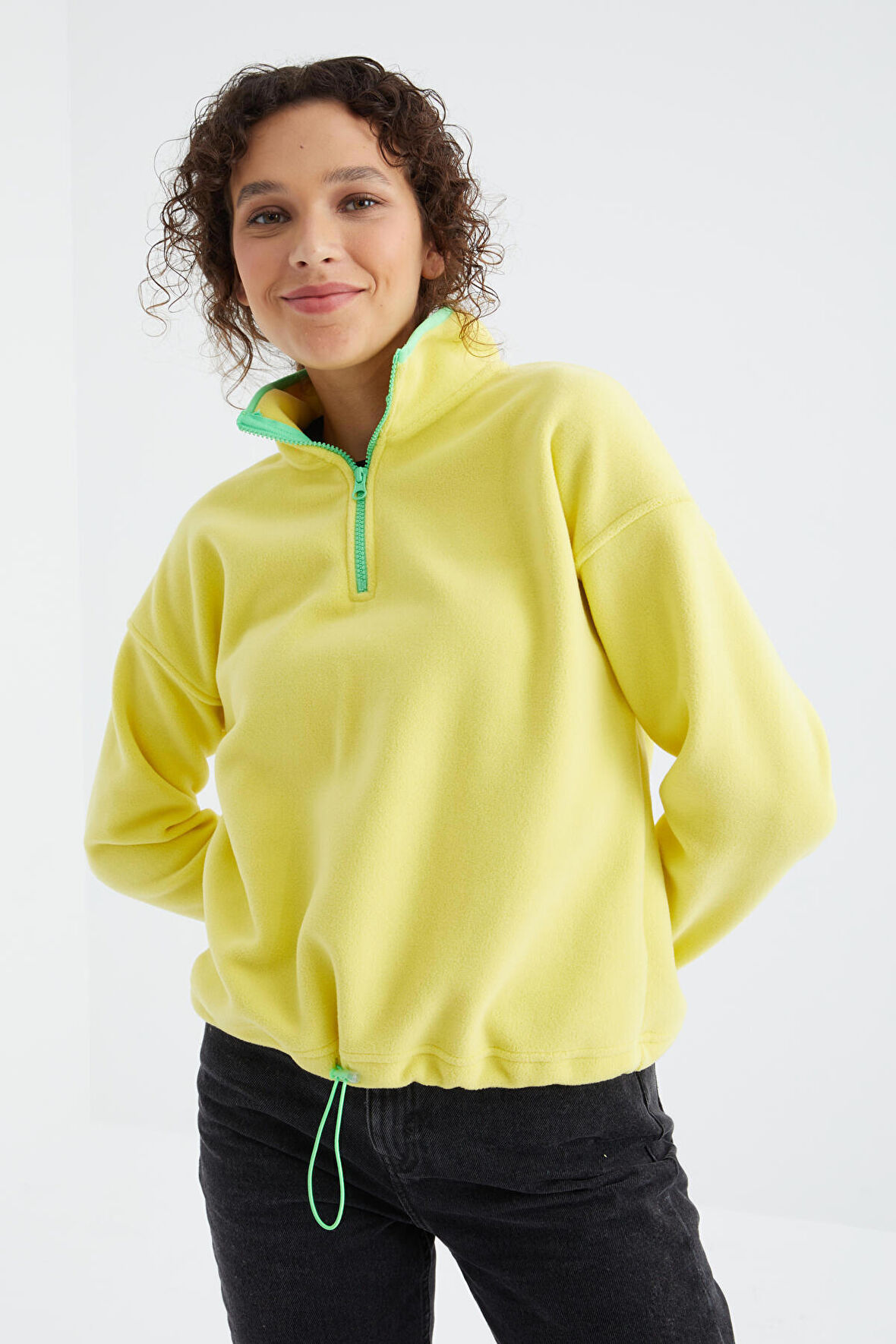 Limon Yarım Fermuarlı Etek Ucu Büzgülü Dik Yaka Oversize Kadın Polar Sweatshirt - 97234 | S