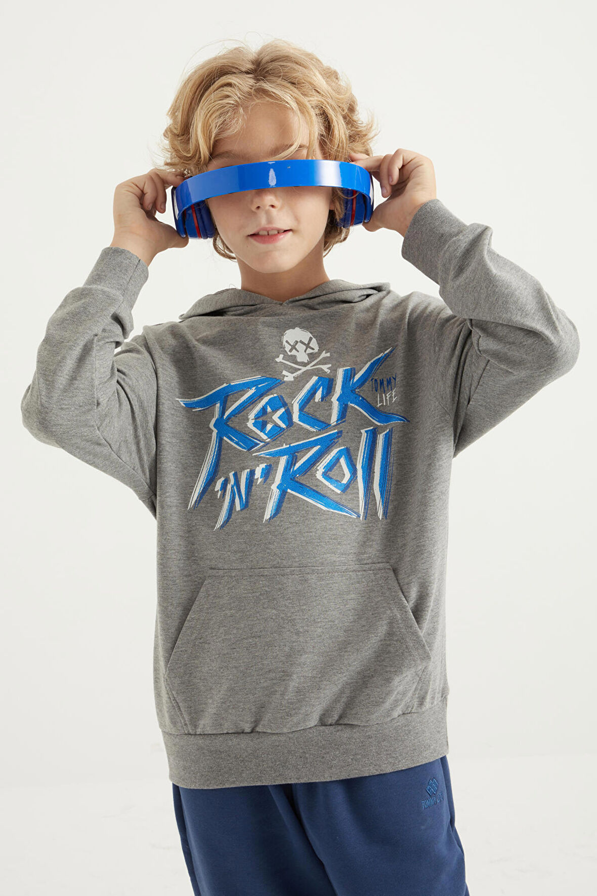 Gri Melanj Yazı Baskılı Kanguru Cepli Kapüşonlu Standart Kalıp Erkek Çocuk Sweatshirt - 11002 | 7-8 Yaş