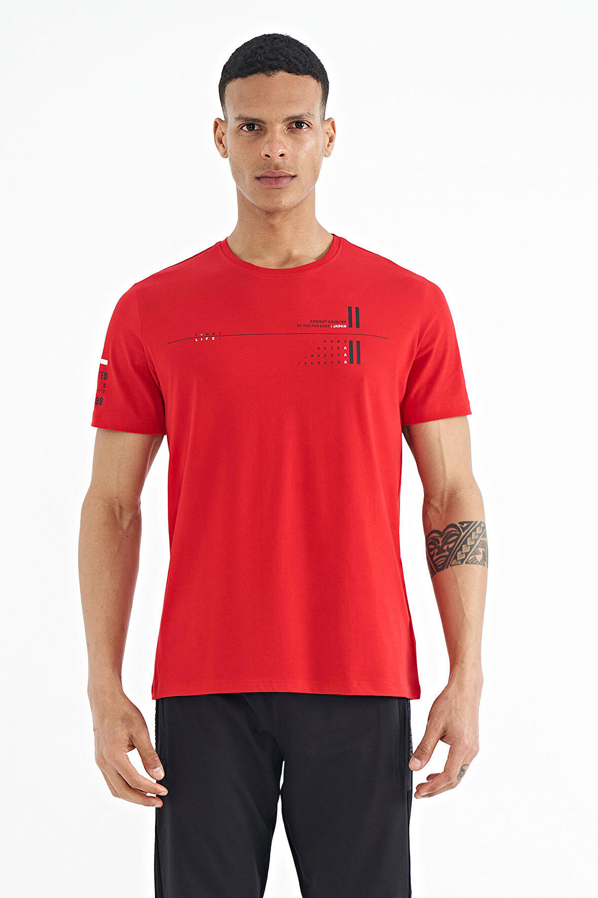 Kırmızı Ön Ve Kol Baskı Detaylı Standart Form O Yaka Erkek T-shirt - 88213 | L